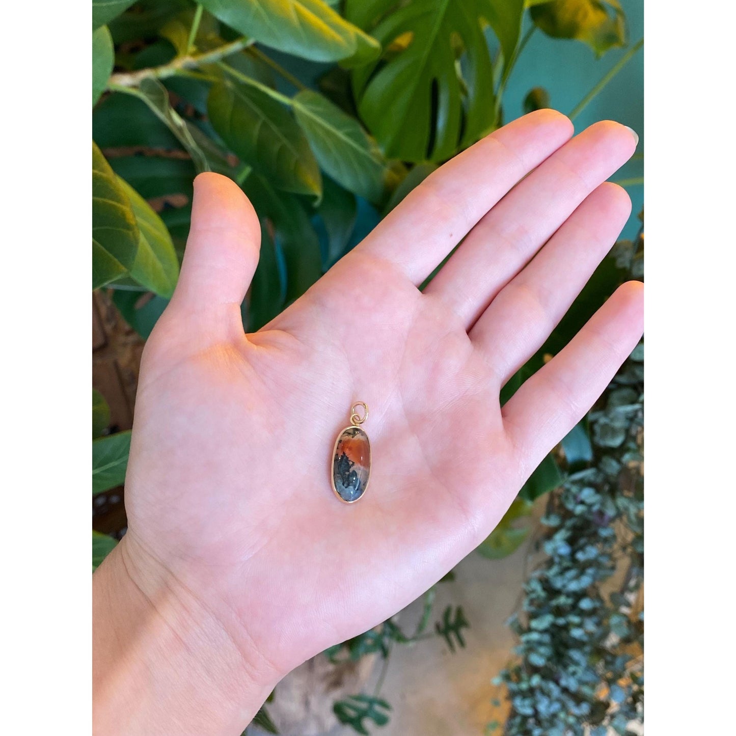 Vintage Solid 14k Yellow Gold Agate Charm