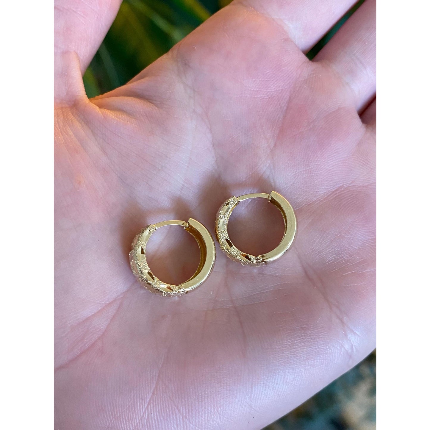 Vintage Solid 14k Yellow Gold Diamond Cut Greek Key Hoop Earrings
