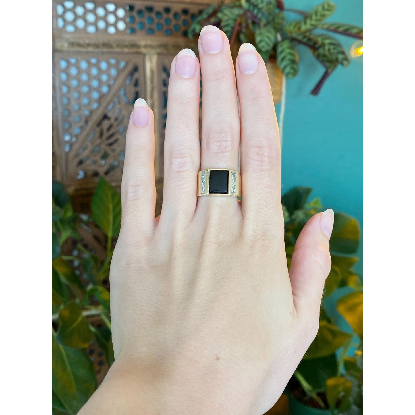 Vintage Solid 10k Yellow Gold Onyx & Diamond Ring - Size 7.5