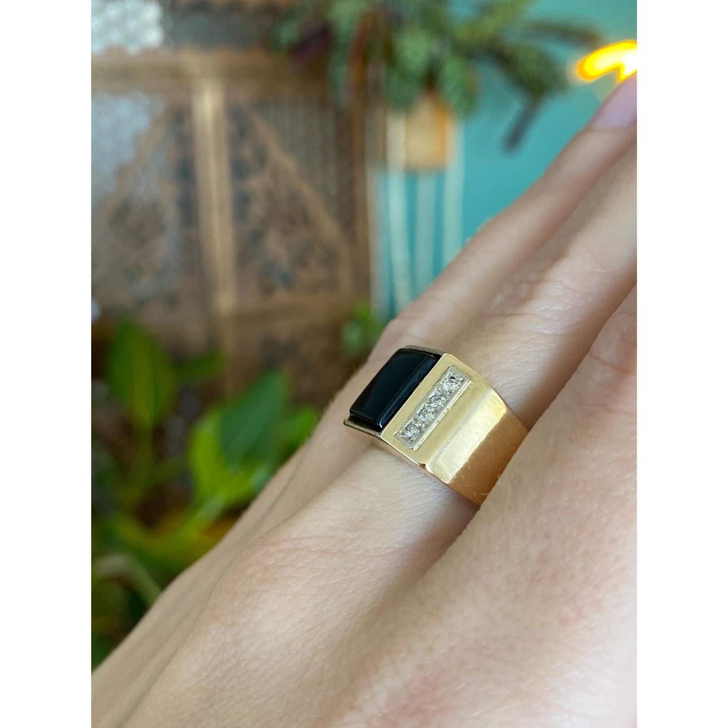 Vintage Solid 10k Yellow Gold Onyx & Diamond Ring - Size 7.5