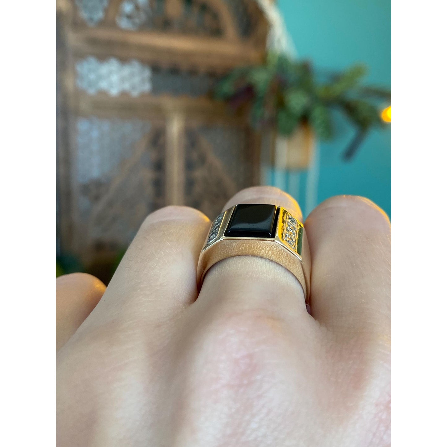Vintage Solid 10k Yellow Gold Onyx & Diamond Ring - Size 7.5