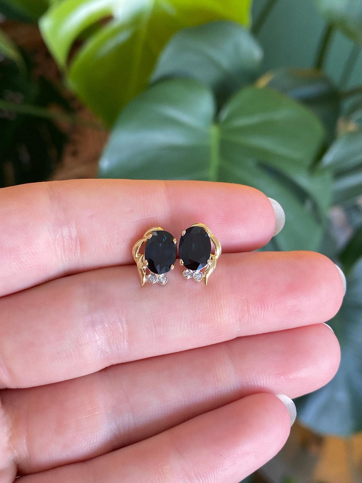 Vintage Solid 18k White & Yellow Gold Diamond Blue Sapphire Stud Earrings