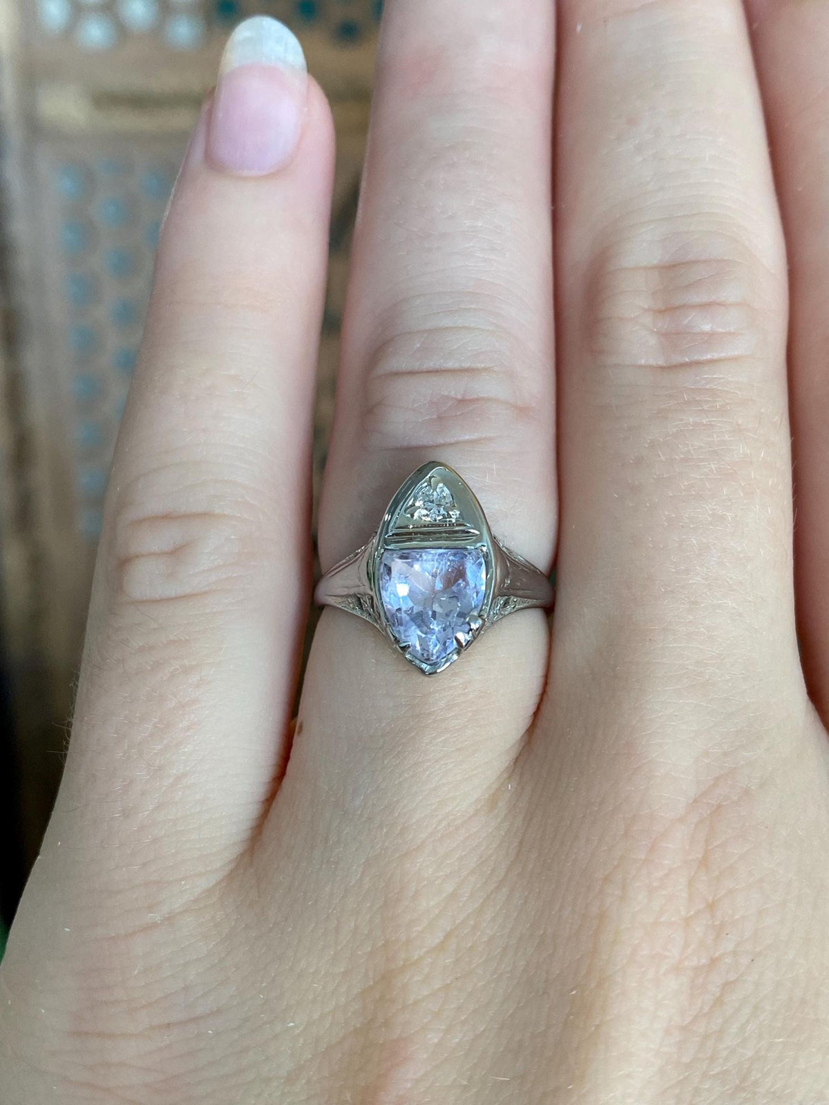 Vintage Solid 18k White Gold Diamond Light Purple Pink Spinel Art Deco Ring - Size 5.5