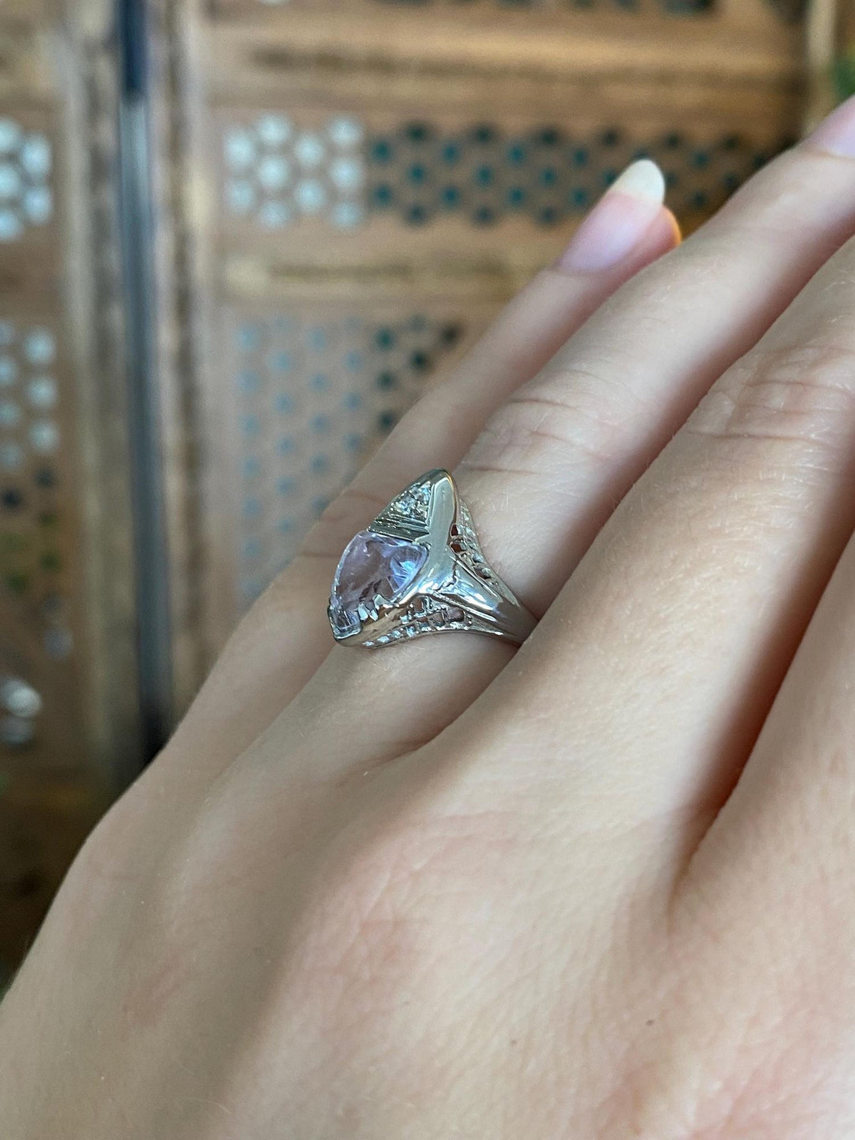 Vintage Solid 18k White Gold Diamond Light Purple Pink Spinel Art Deco Ring - Size 5.5