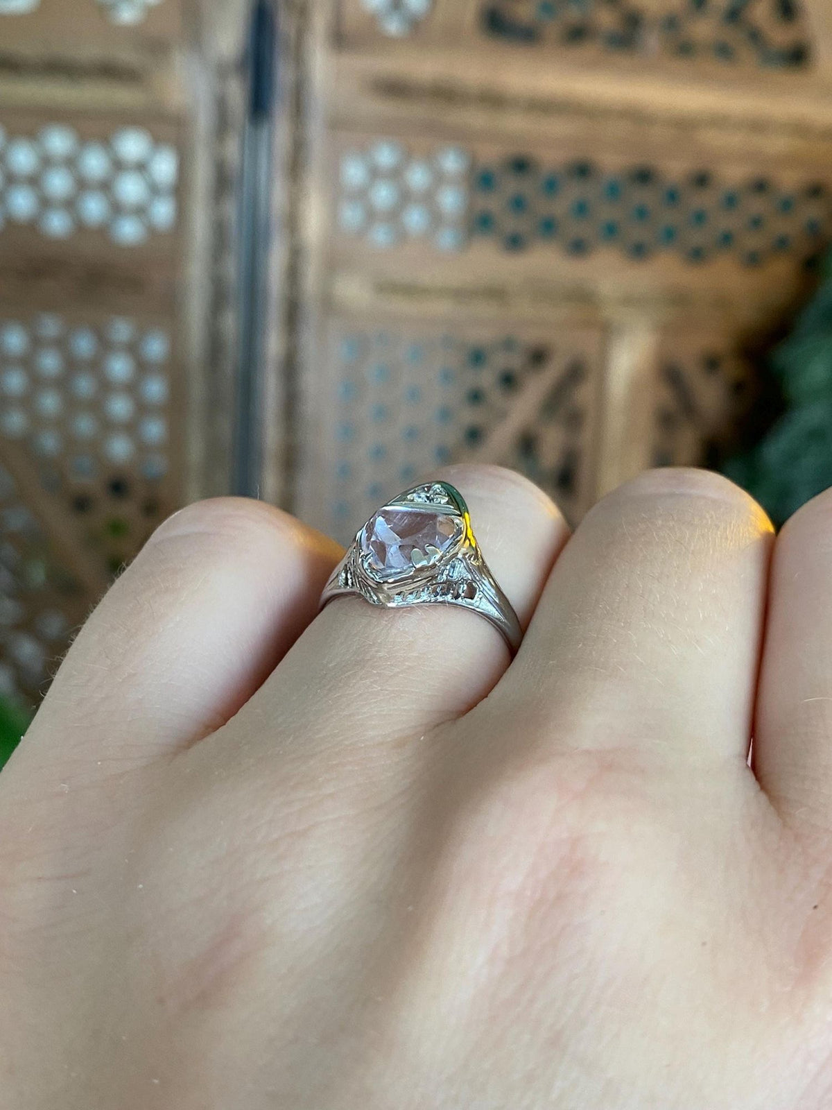 Vintage Solid 18k White Gold Diamond Light Purple Pink Spinel Art Deco Ring - Size 5.5