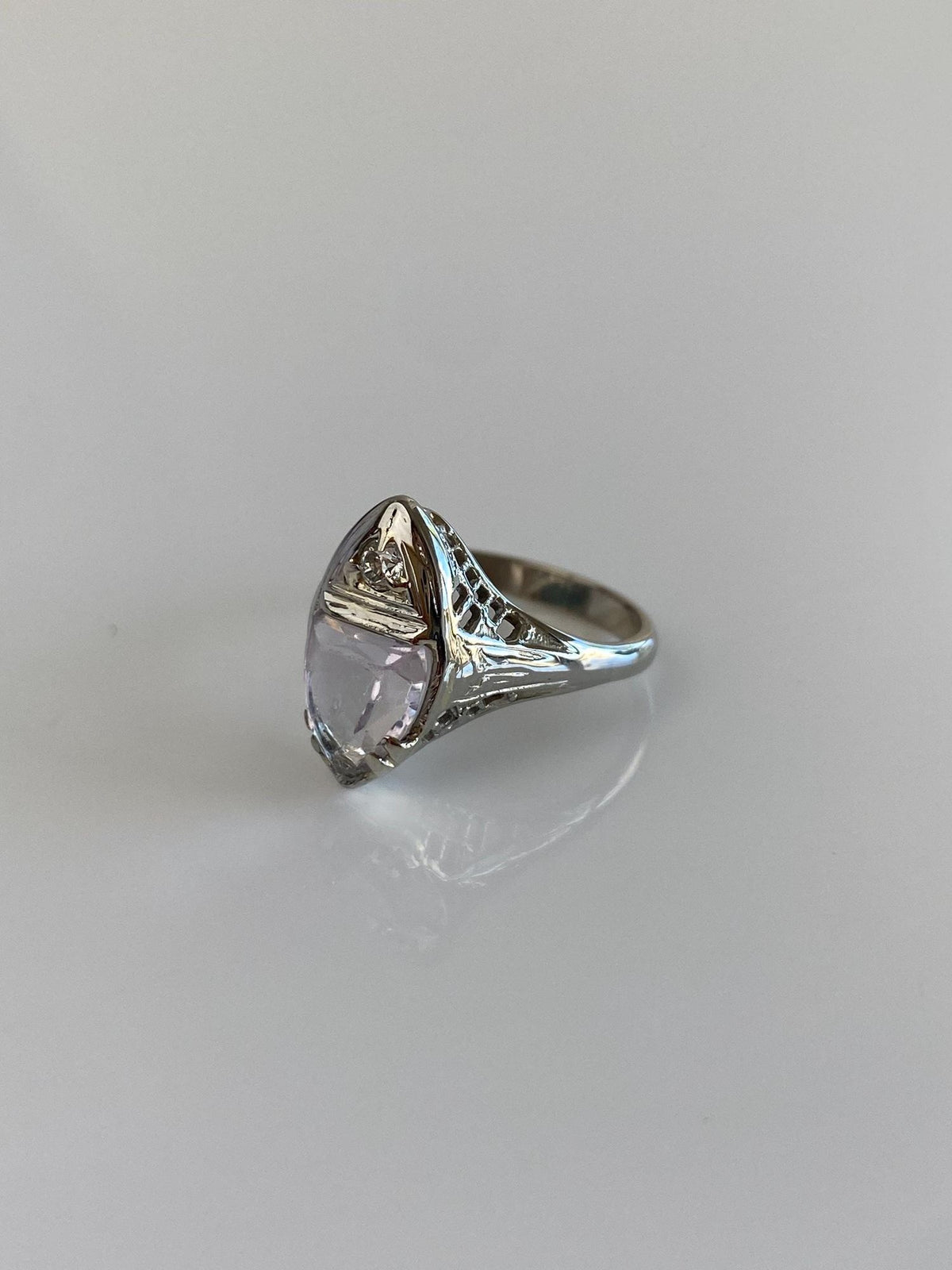 Vintage Solid 18k White Gold Diamond Light Purple Pink Spinel Art Deco Ring - Size 5.5