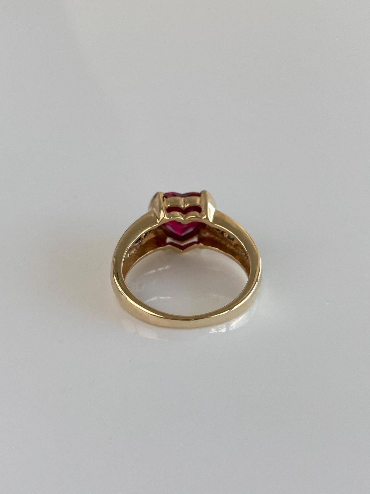 Vintage Solid 10k Yellow Gold Ruby Heart Diamonds Ring - Size 5.75