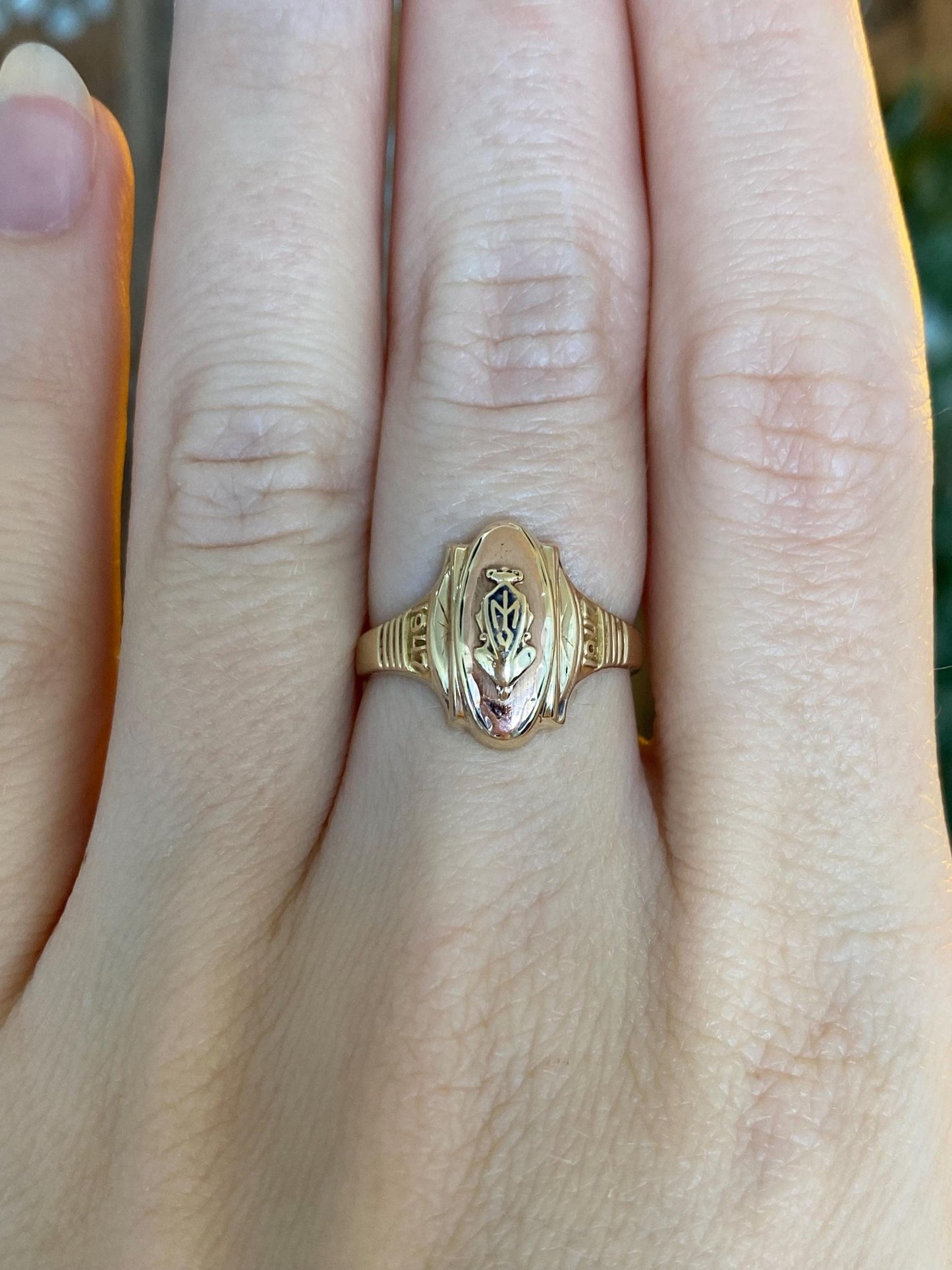 Vintage Solid 10k Yellow Gold 1947 Class Ring - Size 5.75