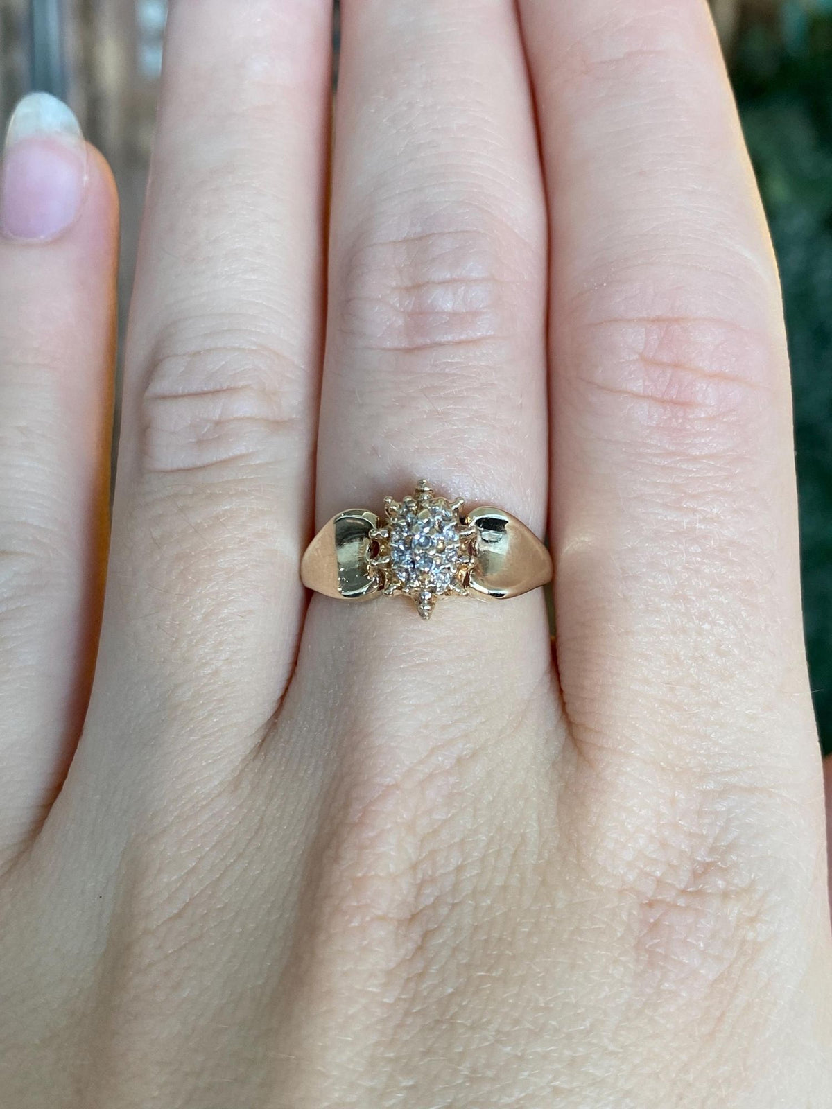 Vintage Solid 10k Yellow Gold Diamond Cluster Ring - Size 7.5