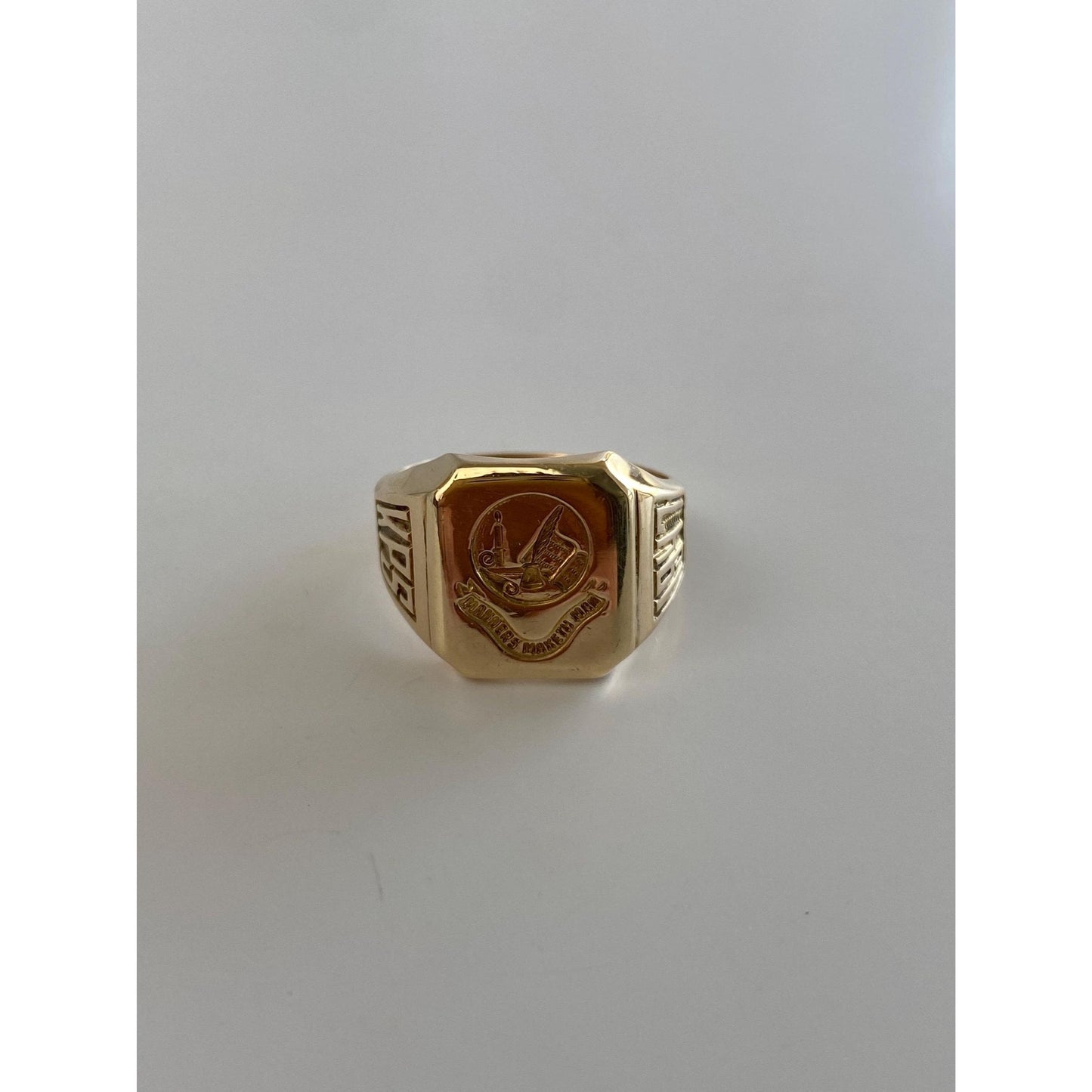 Vintage Solid 10k Yellow Gold 1947 Class Signet Ring - Size 6.5