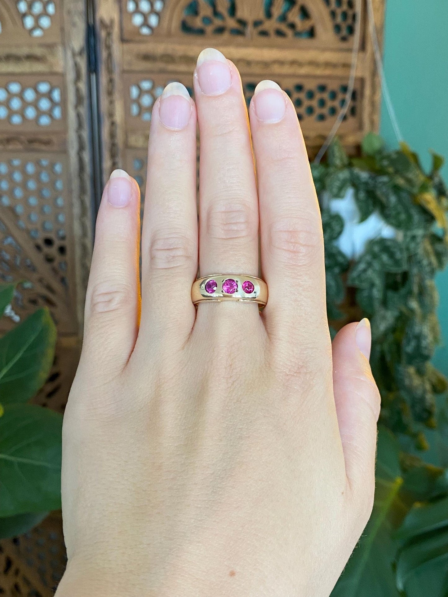 Vintage Solid 9k Yellow Gold Pink Sapphire Ring Band - Size 9.75