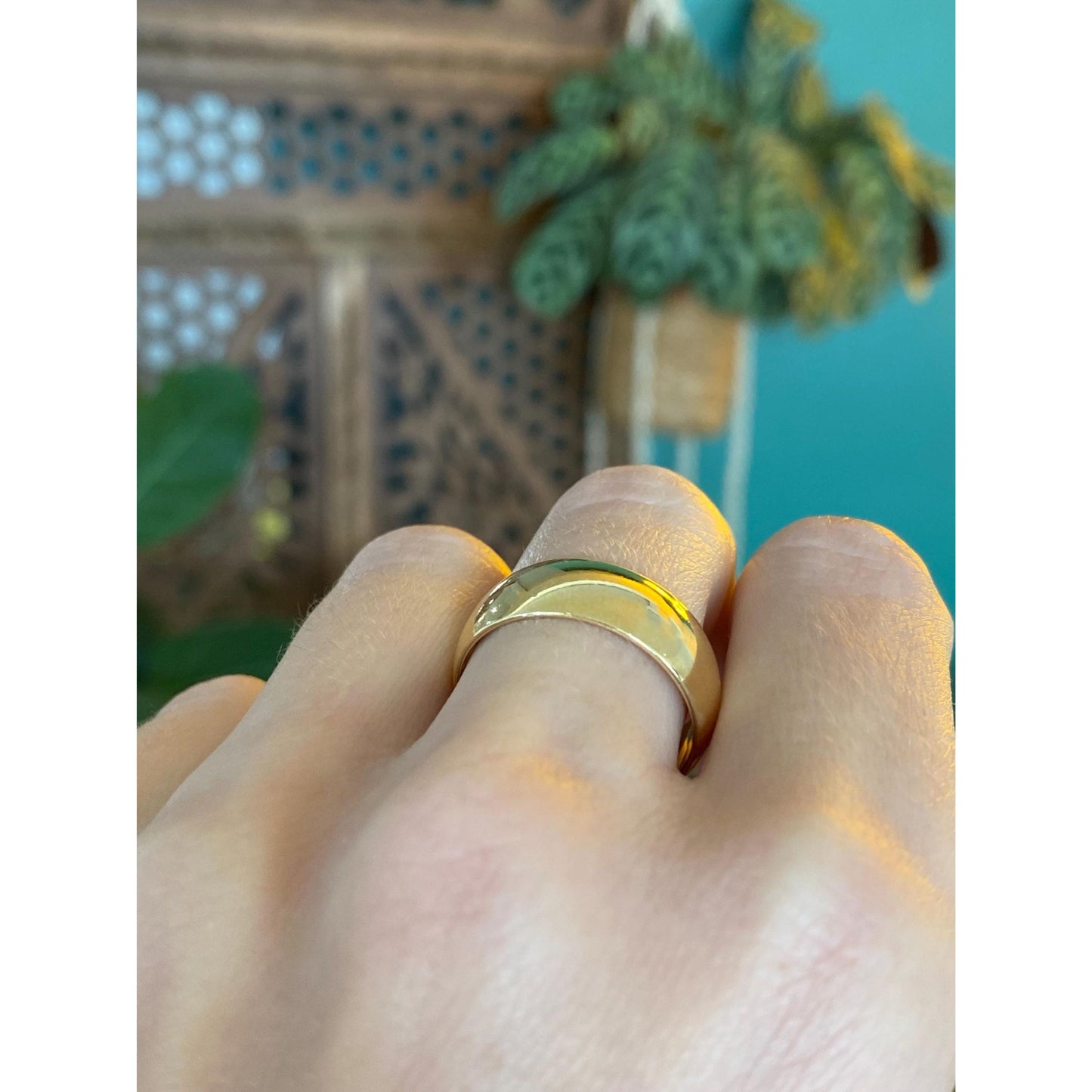 Vintage Solid 18k Yellow Gold Wide Ring Band - Size 9