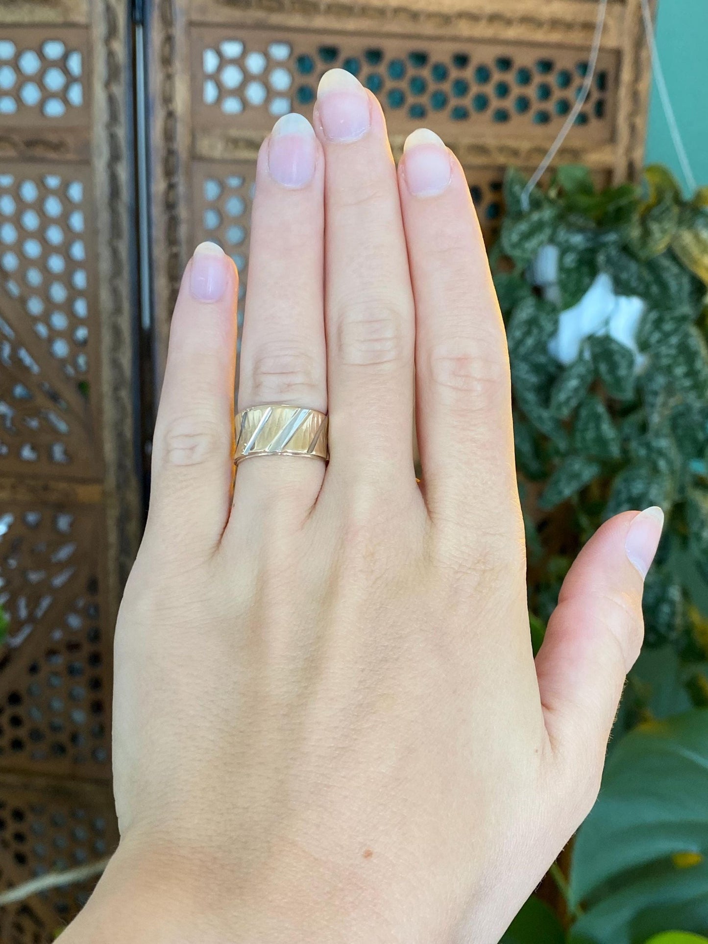 Vintage Solid 14k White & Yellow Gold Lined Ring Band - Size 5.75