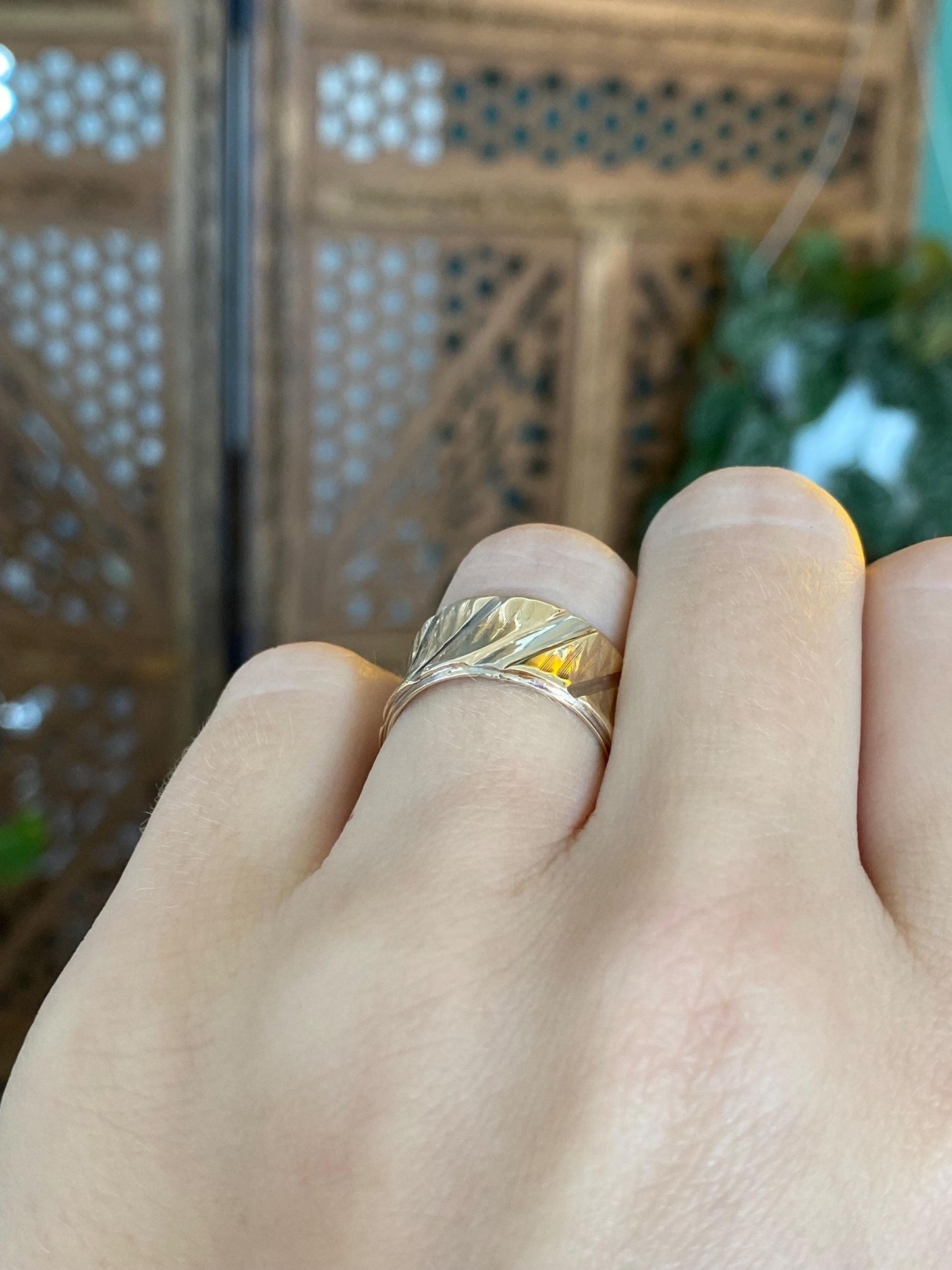 Vintage Solid 14k White & Yellow Gold Lined Ring Band - Size 5.75