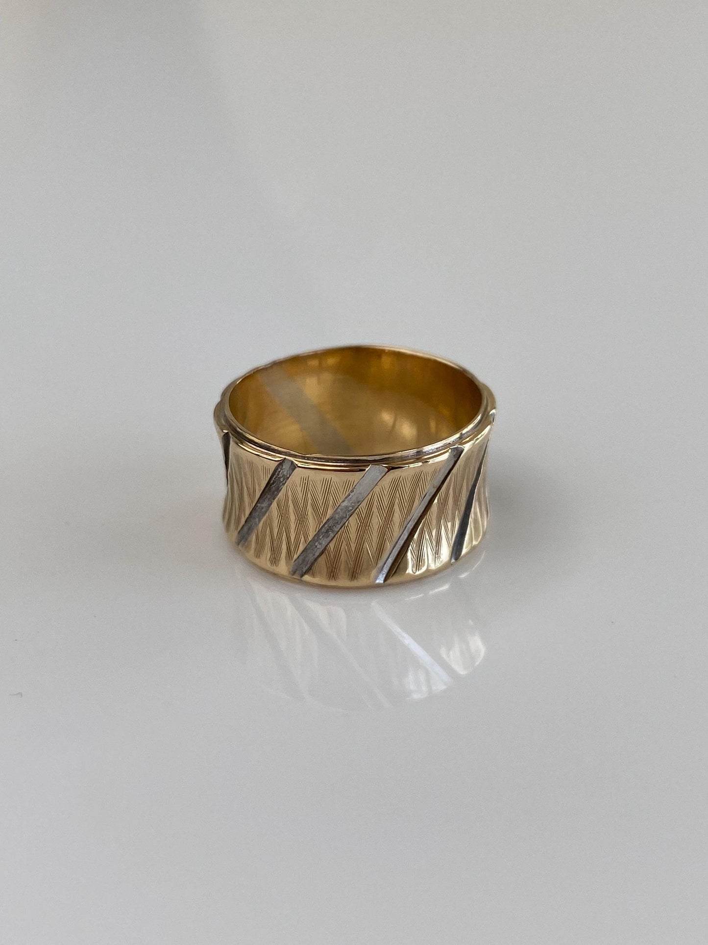 Vintage Solid 14k White & Yellow Gold Lined Ring Band - Size 5.75