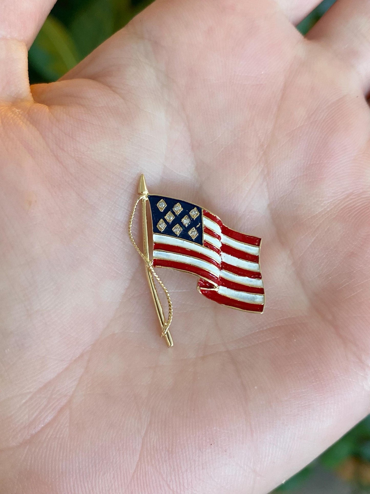 Vintage Solid 14k Yellow Gold Enamel American Flag Pin