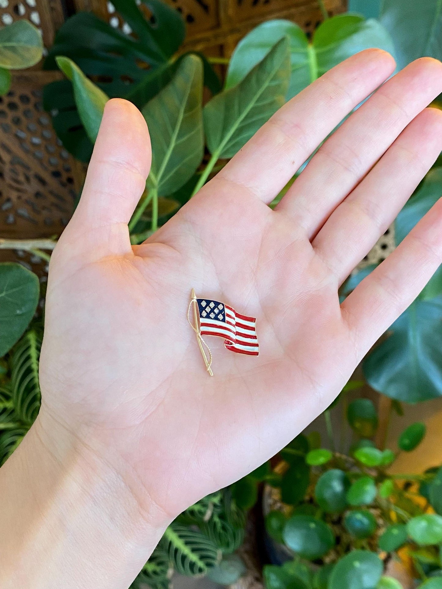 Vintage Solid 14k Yellow Gold Enamel American Flag Pin