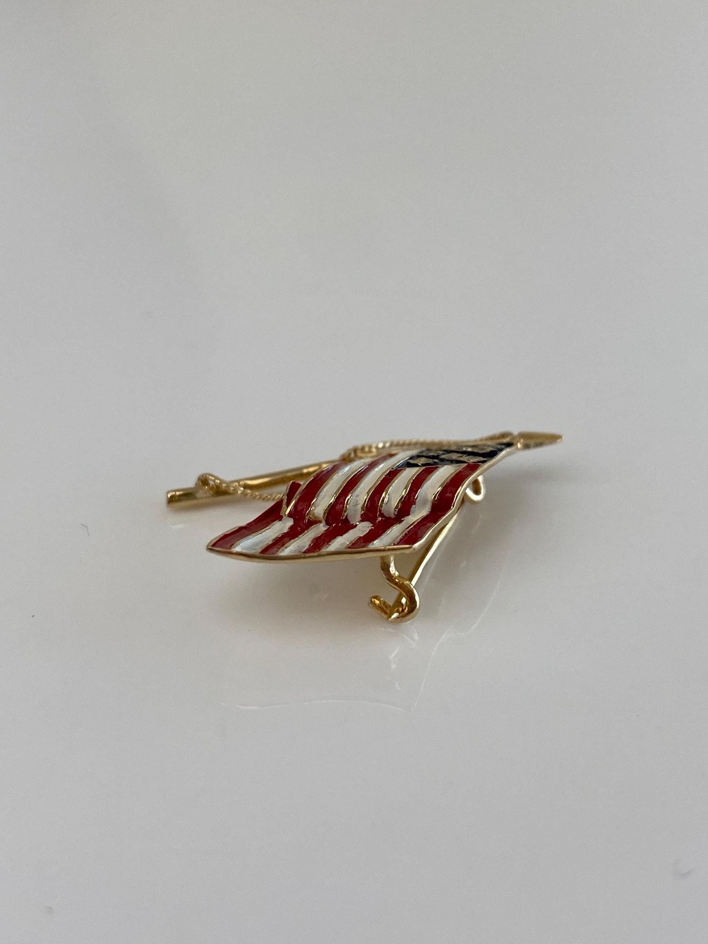 Vintage Solid 14k Yellow Gold Enamel American Flag Pin