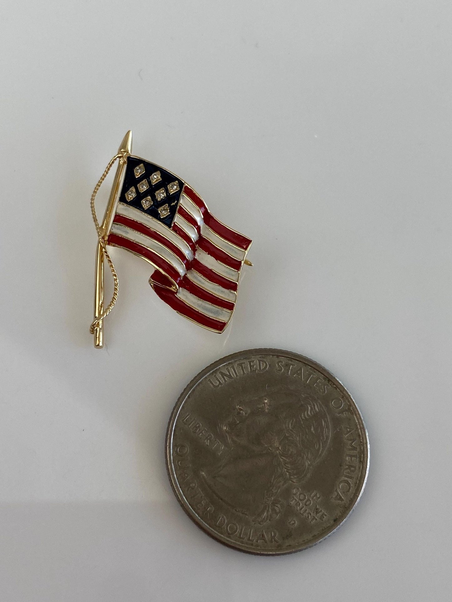 Vintage Solid 14k Yellow Gold Enamel American Flag Pin