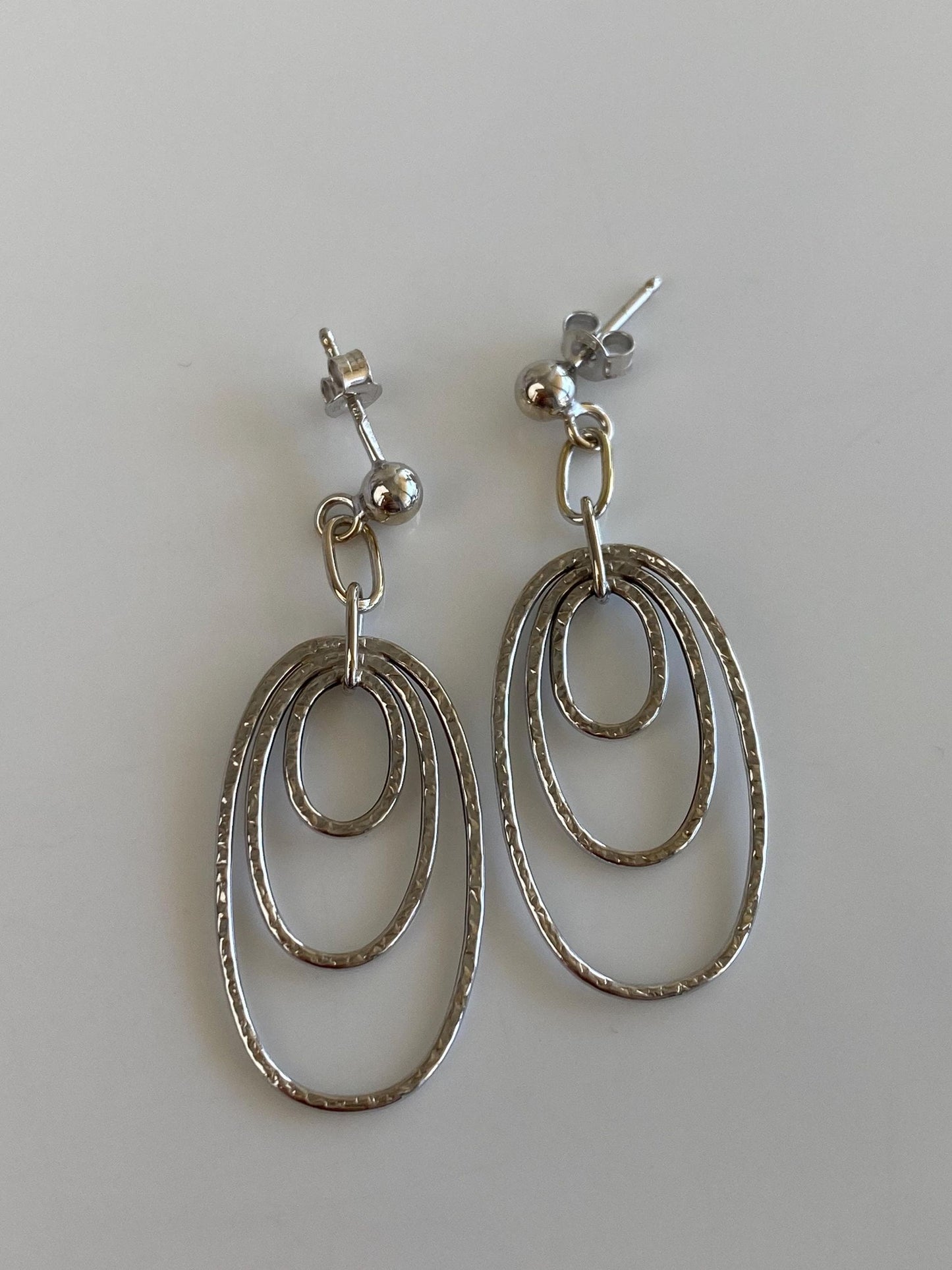 Vintage 14k White Gold Textured Ovals Dangle Stud Earrings