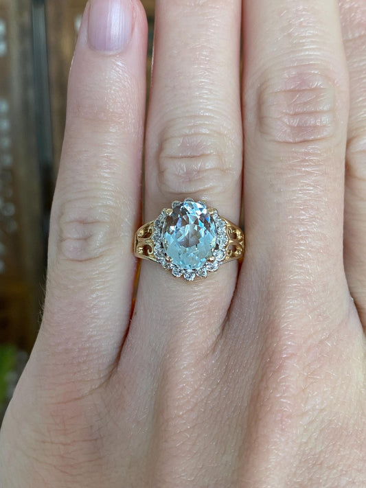 Vintage Solid 10k Diamond Halo Aquamarine Ring - Size 5.25