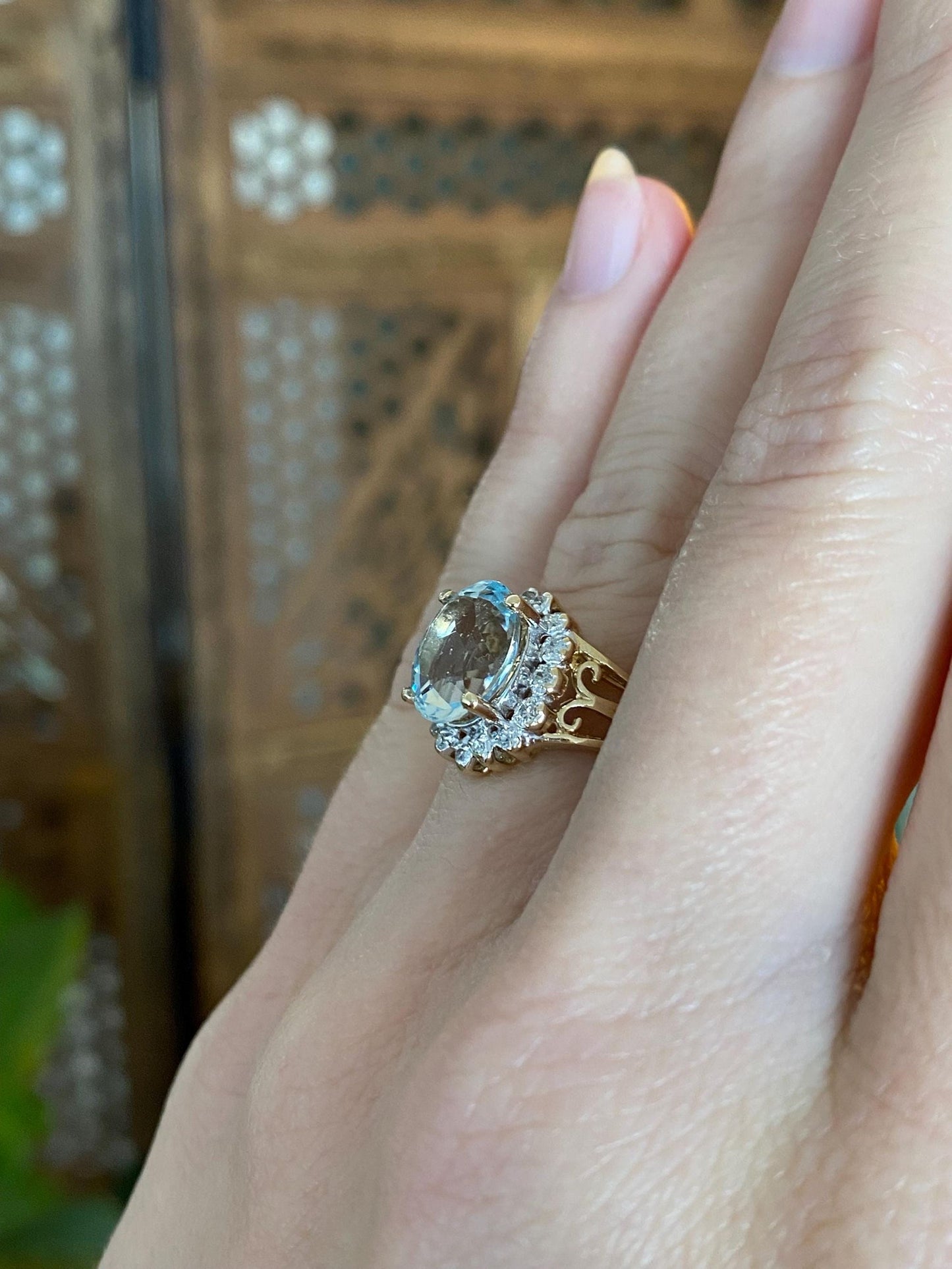 Vintage Solid 10k Diamond Halo Aquamarine Ring - Size 5.25