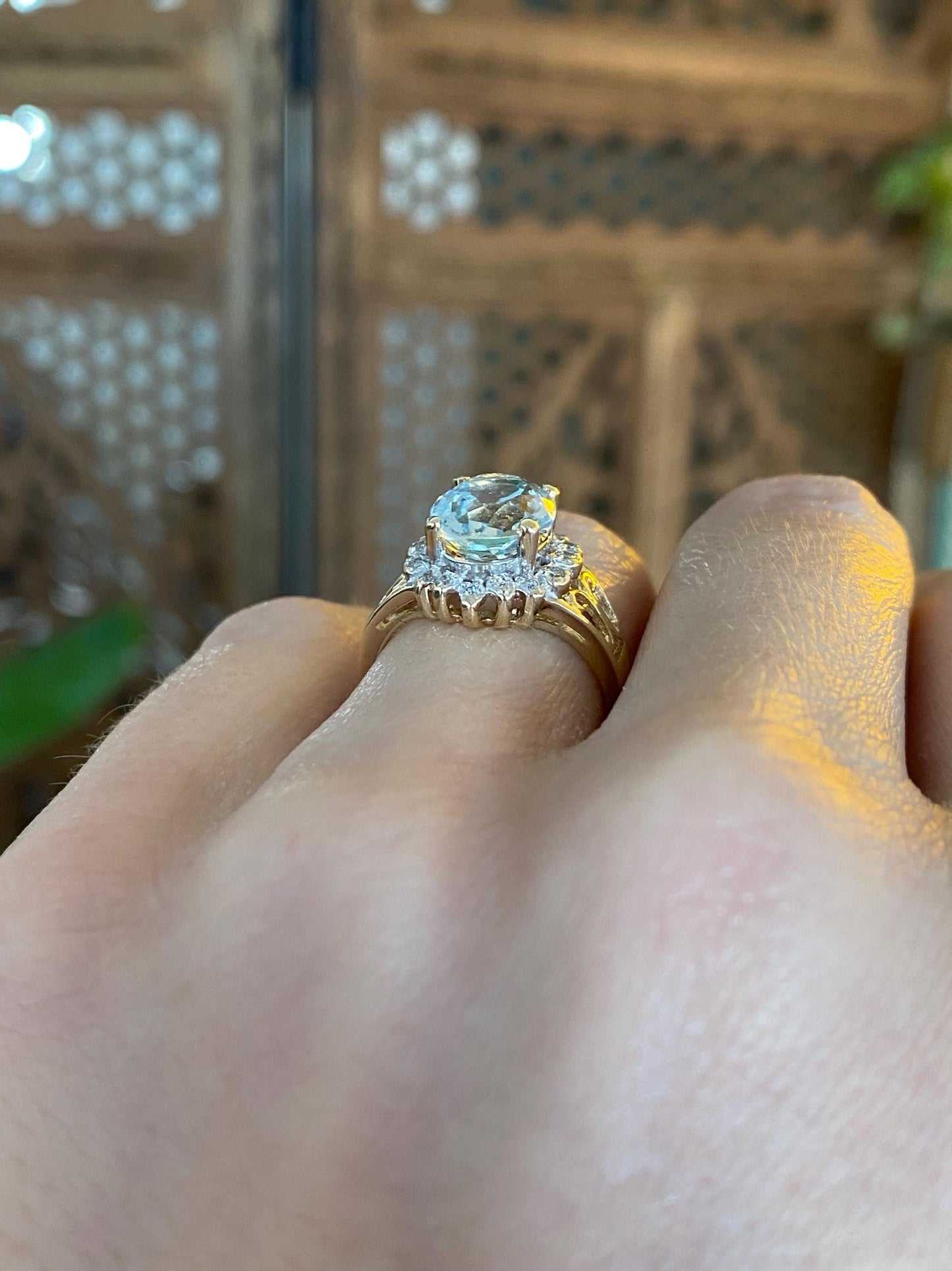 Vintage Solid 10k Diamond Halo Aquamarine Ring - Size 5.25