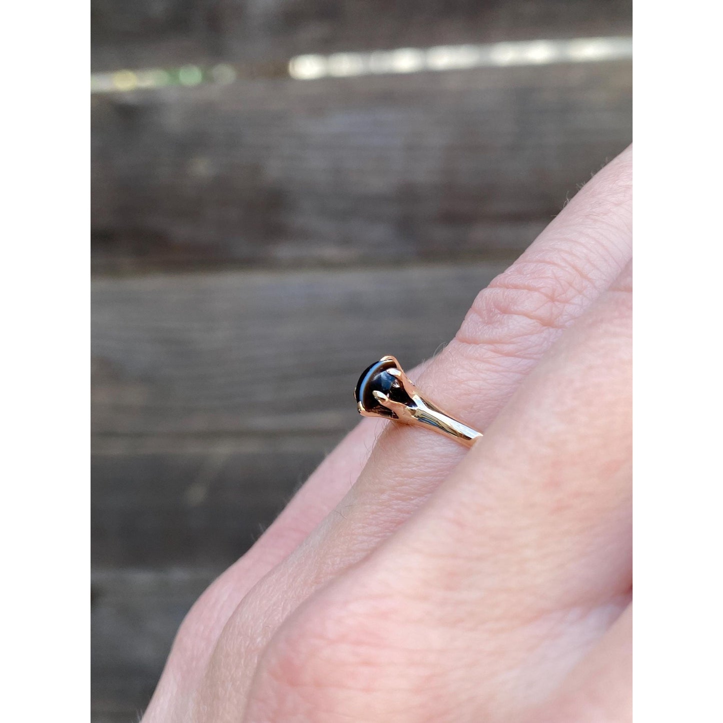 Vintage Solid 9k Yellow Gold Agate Ring - Size 5