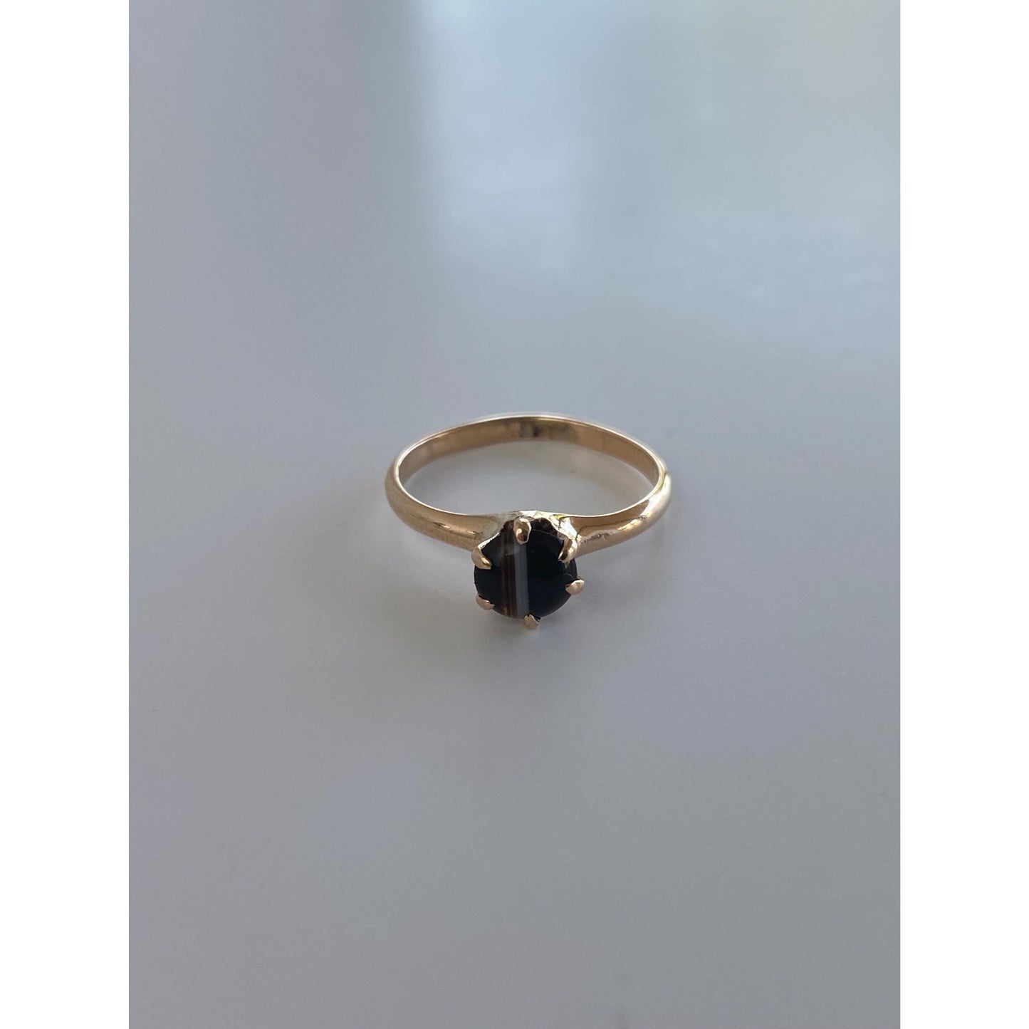 Vintage Solid 9k Yellow Gold Agate Ring - Size 5
