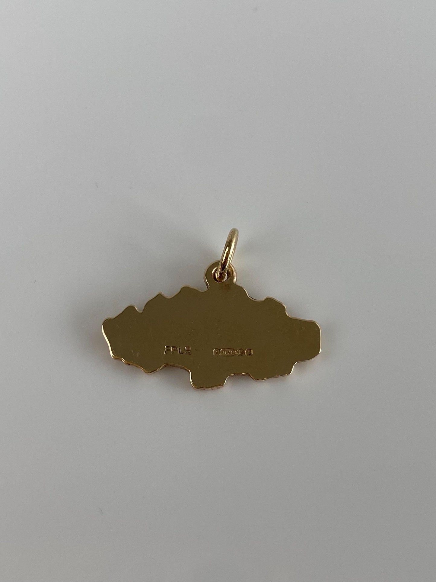 Vintage Solid 9k Yellow Gold Nassau Bahamas Charm