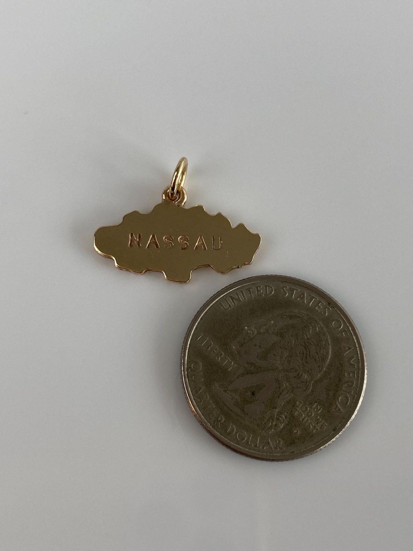 Vintage Solid 9k Yellow Gold Nassau Bahamas Charm