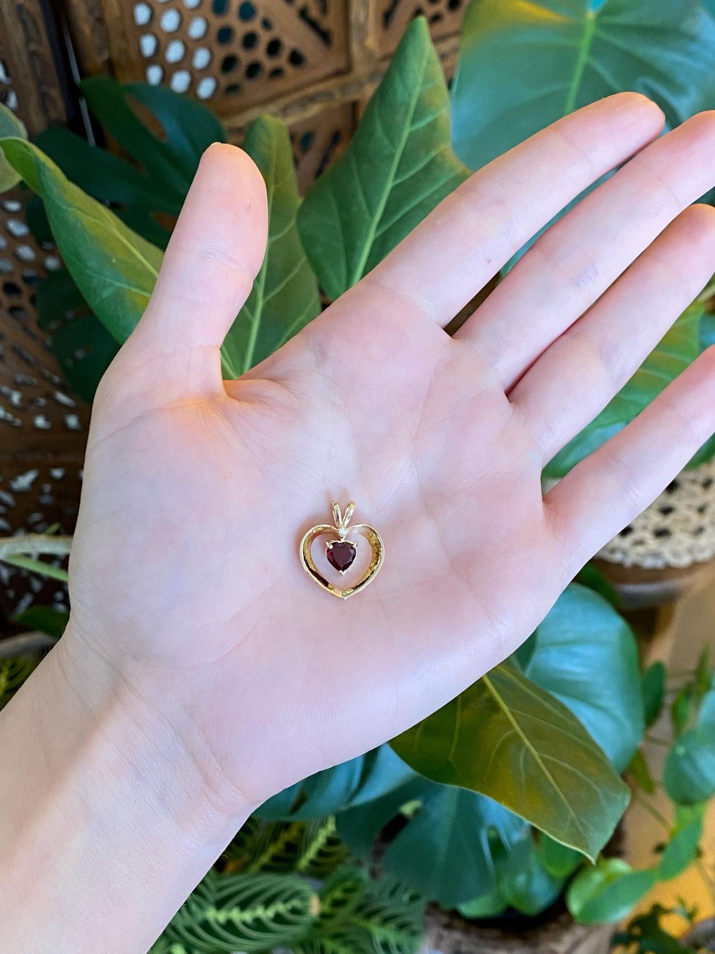 Vintage Solid 14k Yellow Gold Garnet Heart Charm