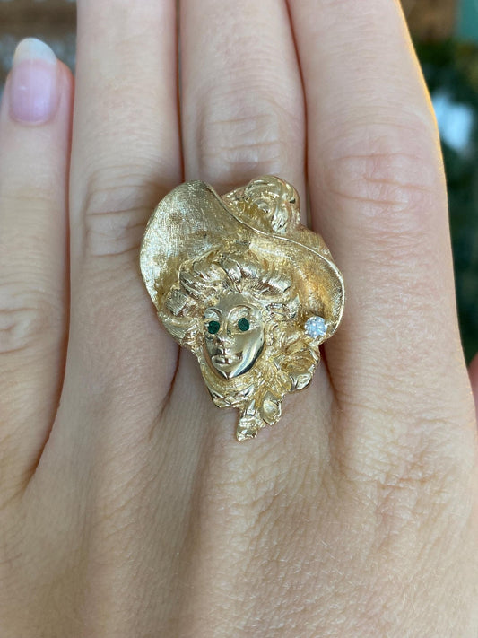 Vintage Solid 14k Yellow Gold Diamond Emerald Eyes Lady in Bonnet Ring - Size 7.75