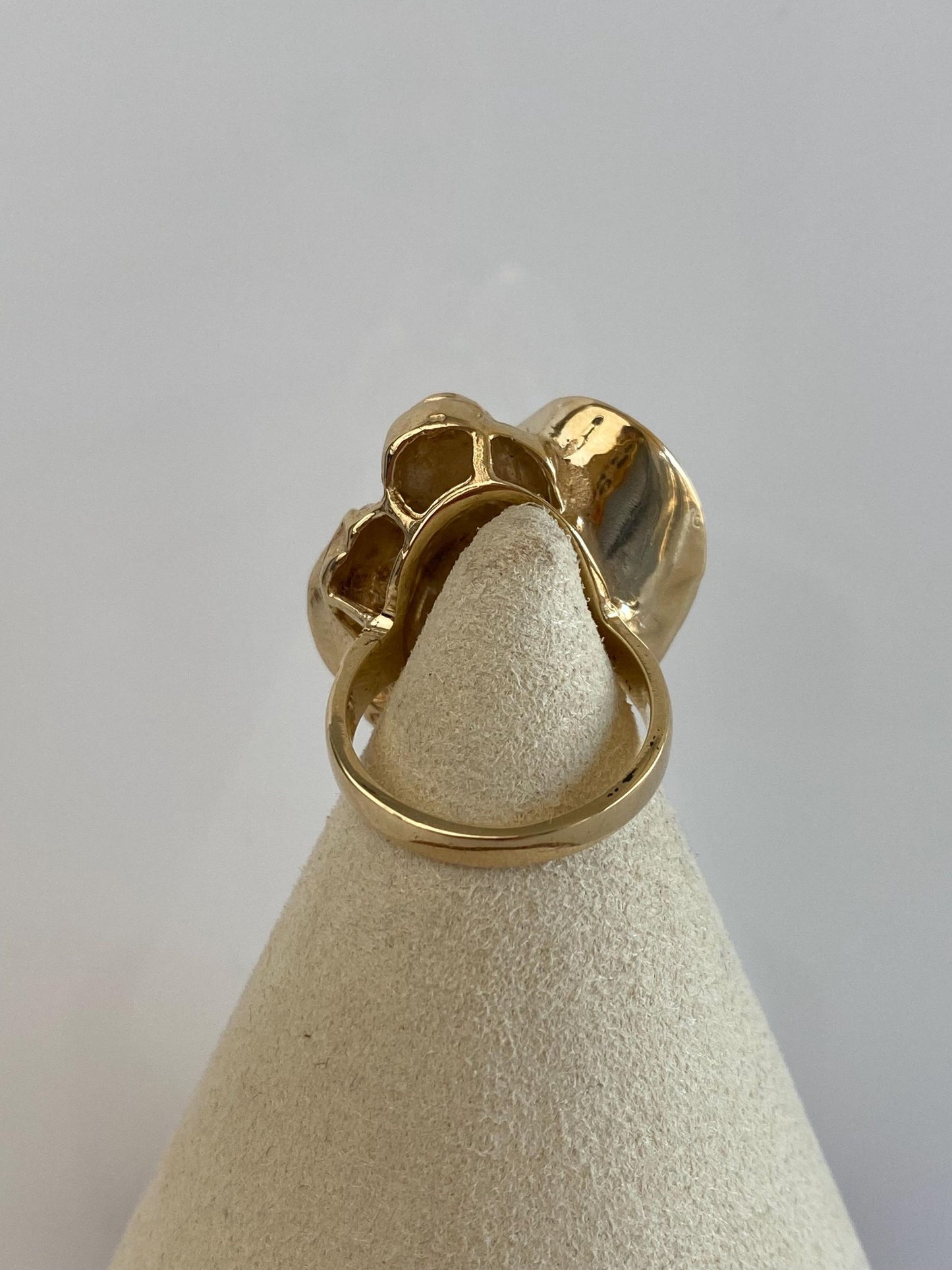 Vintage Solid 14k Yellow Gold Diamond Emerald Eyes Lady in Bonnet Ring - Size 7.75