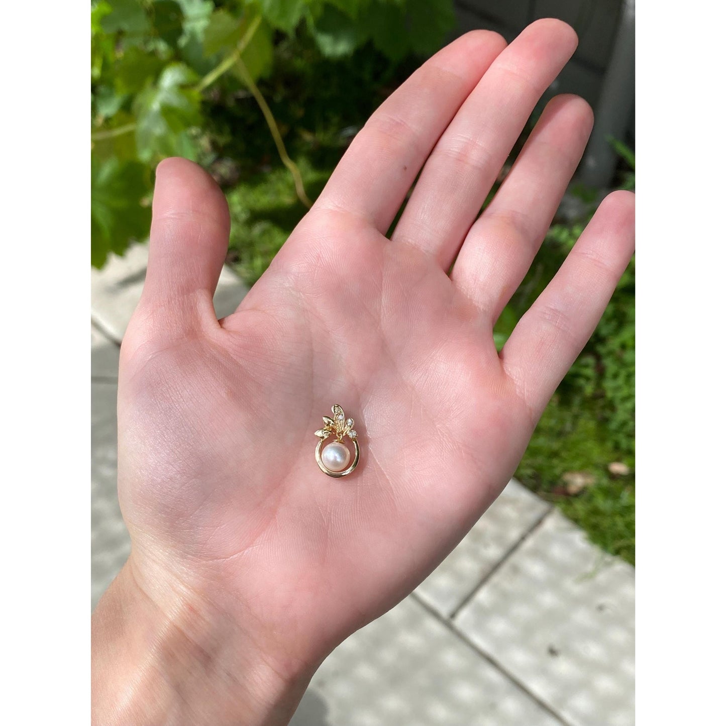 Vintage Solid 14k Yellow Gold Clear Sapphire Pearl Dangle Slide Charm