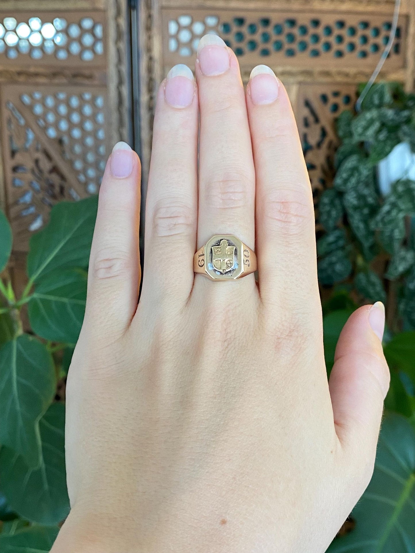 Vintage Solid 10k Yellow Gold 1950 Class Ring - Size 7.75