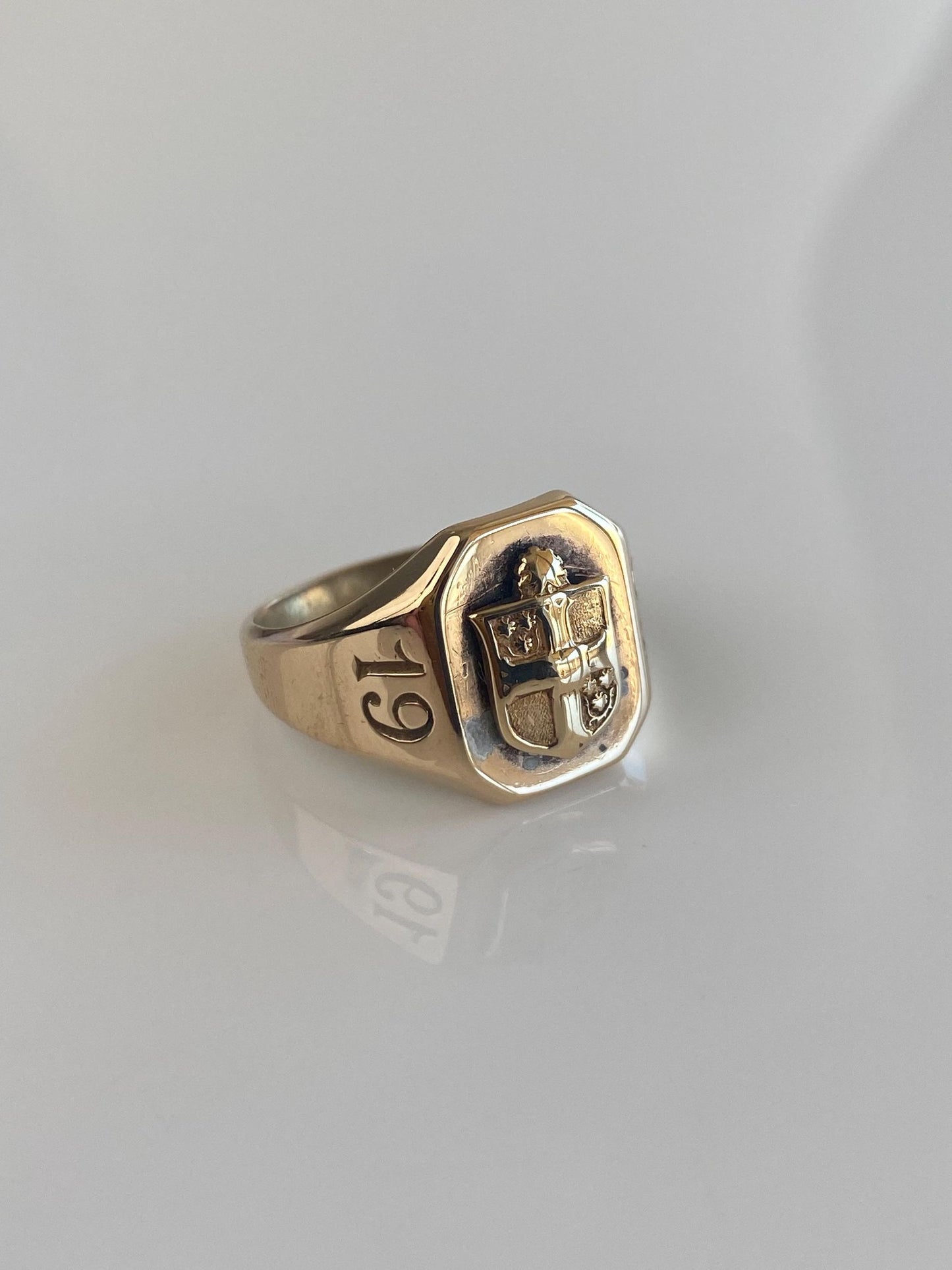 Vintage Solid 10k Yellow Gold 1950 Class Ring - Size 7.75