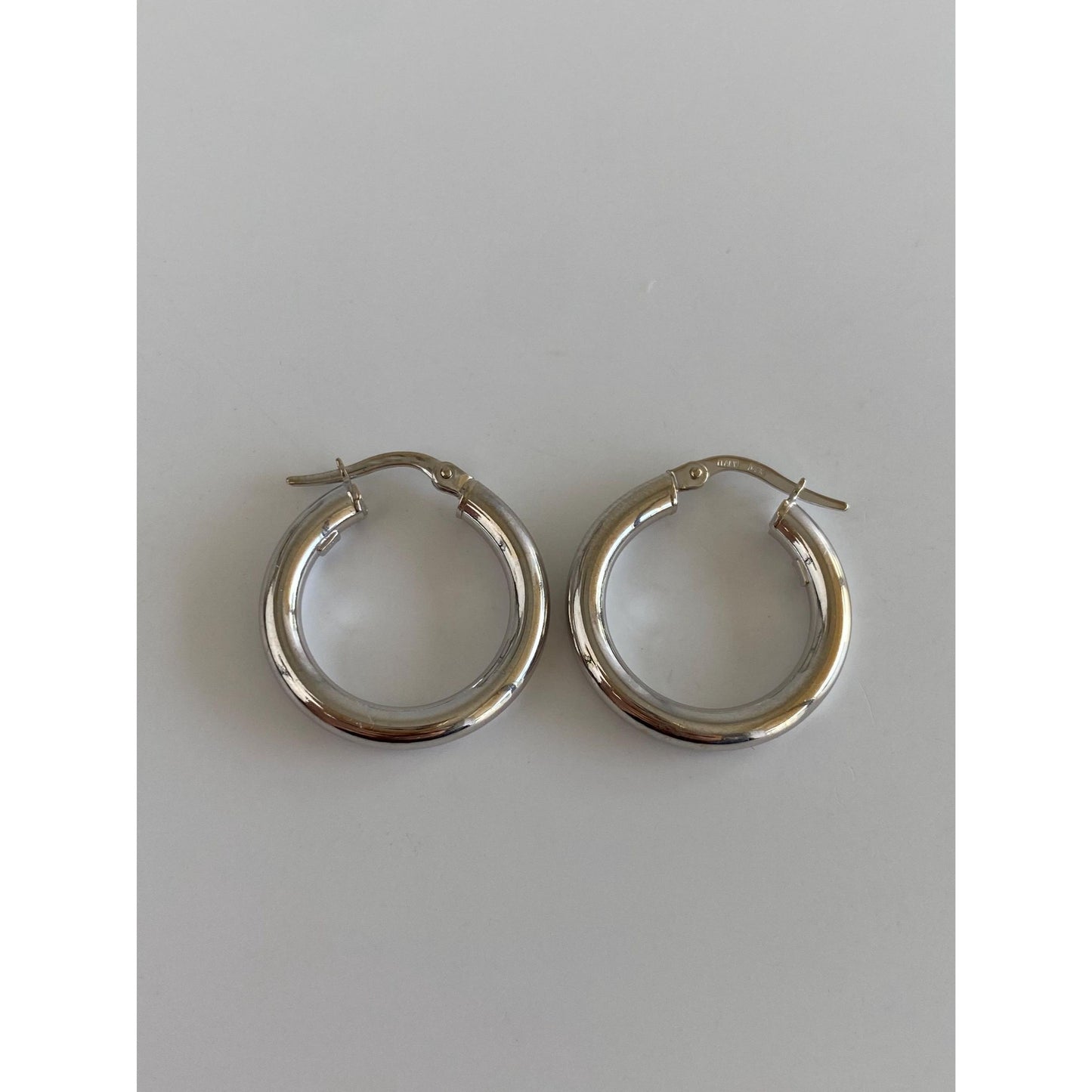Vintage 14k White Gold Hoop Earrings