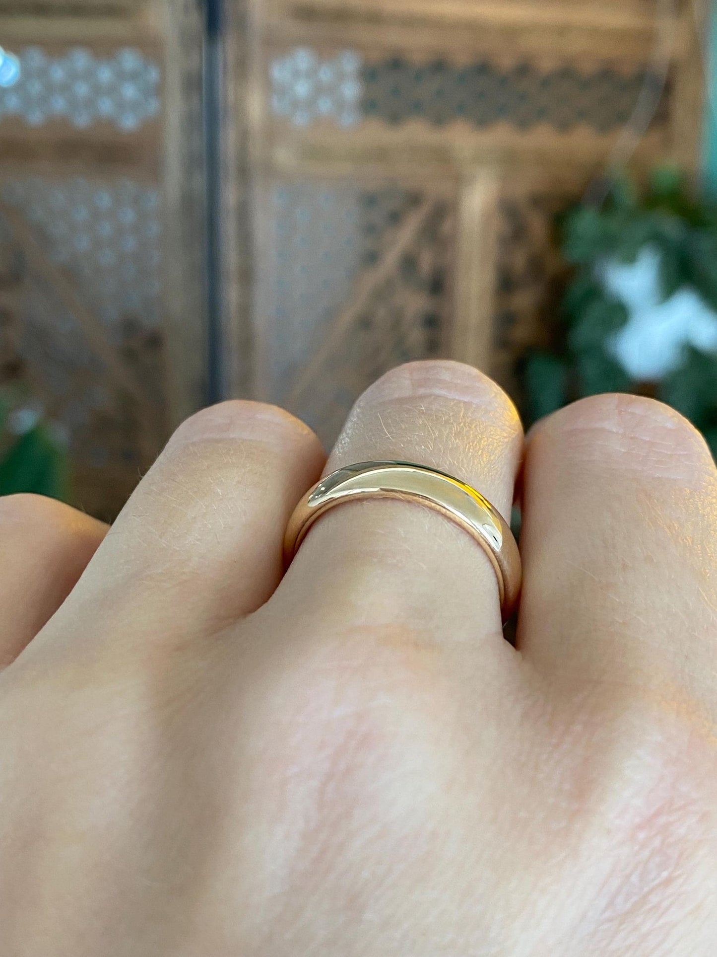 Vintage Solid 18k Yellow Gold Chunky Ring Band - Size 7.25