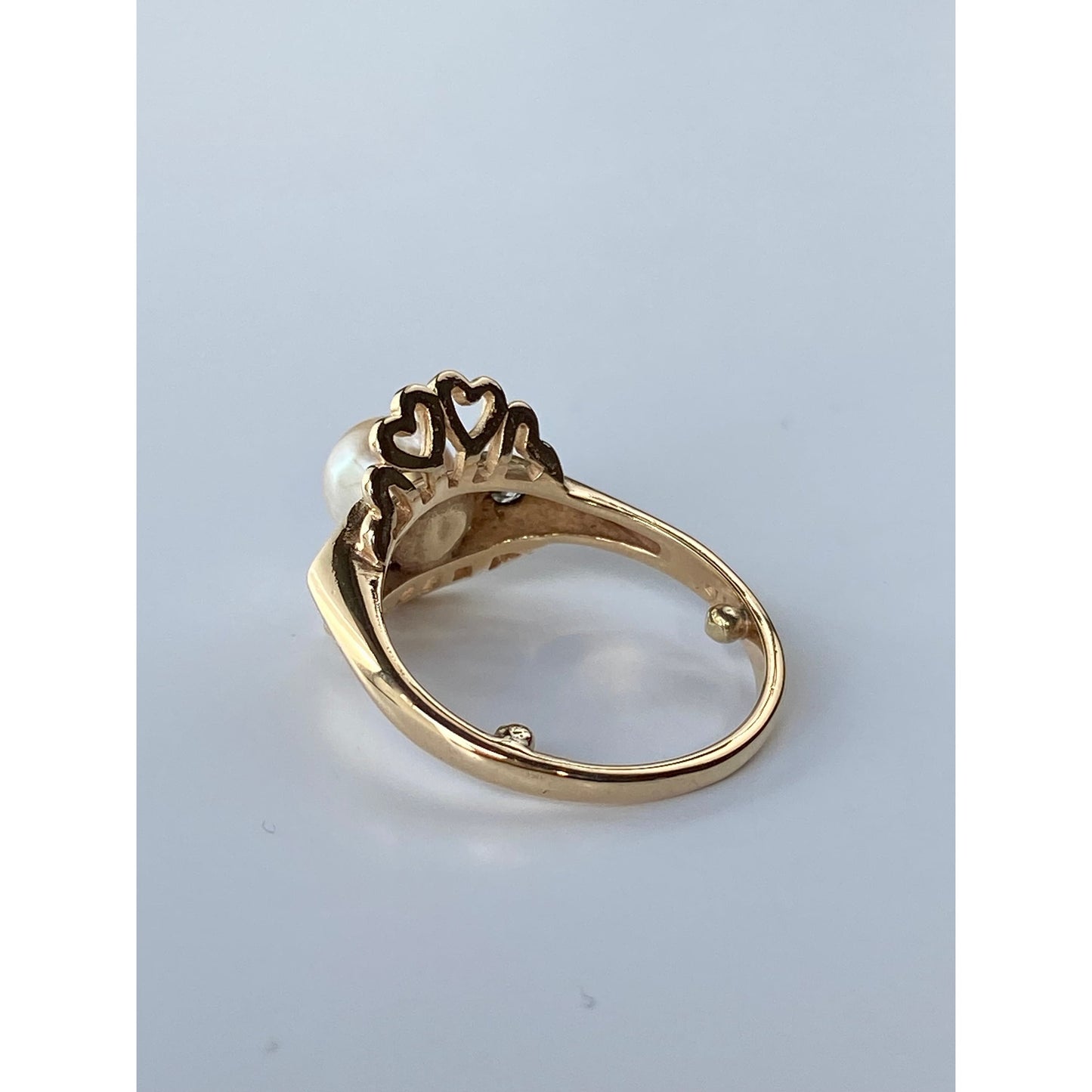 Vintage Solid 14k Yellow Gold Pearl Diamond Hearts Ring - Size 4.25