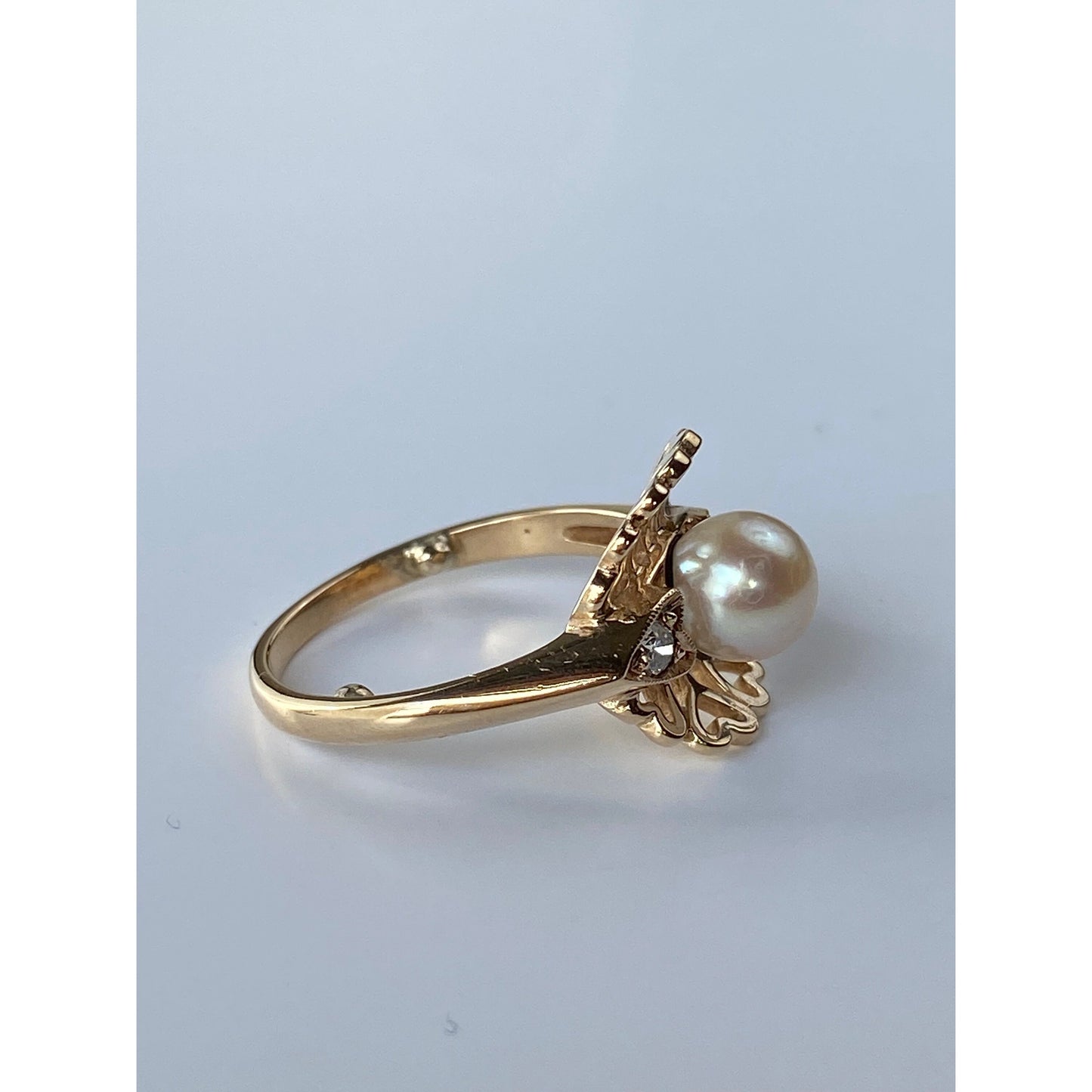 Vintage Solid 14k Yellow Gold Pearl Diamond Hearts Ring - Size 4.25
