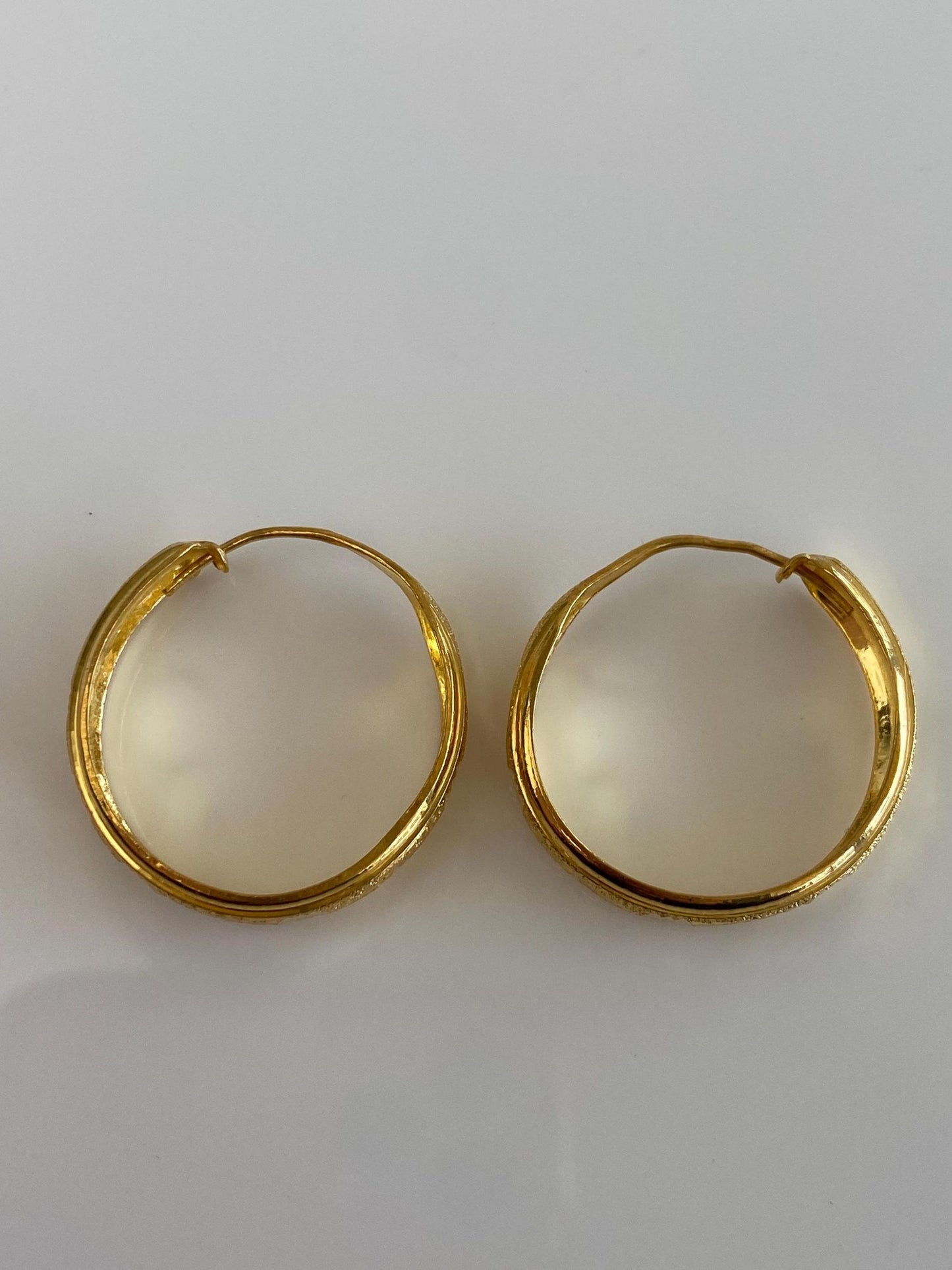 Vintage Solid 24k Yellow Gold Diamond Cut Hoop Earrings