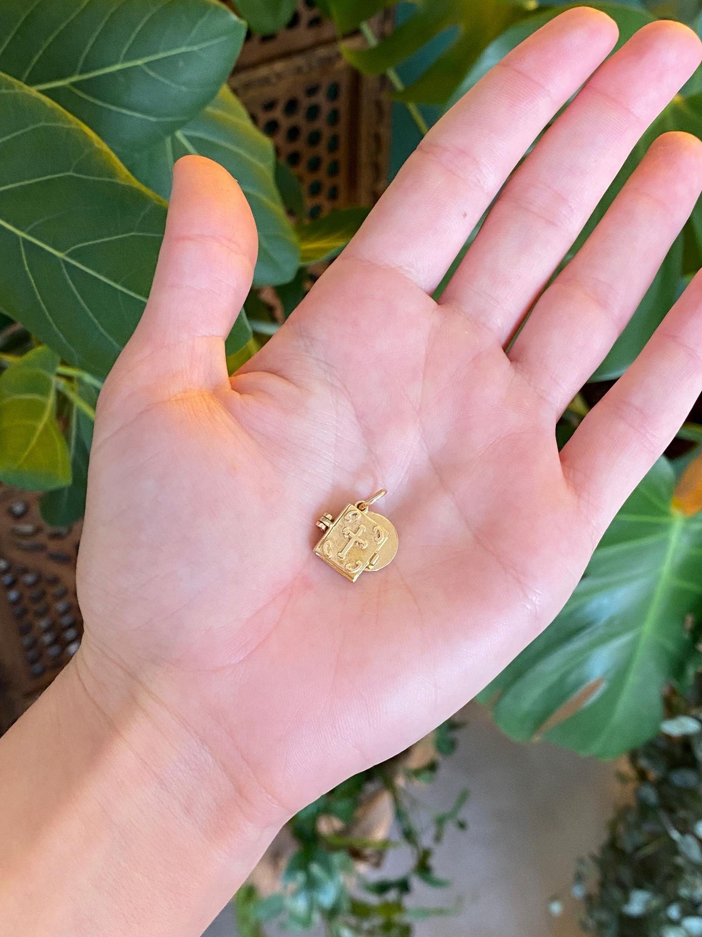 Vintage Solid 9k Yellow Gold Bible Book London 1980 Charm