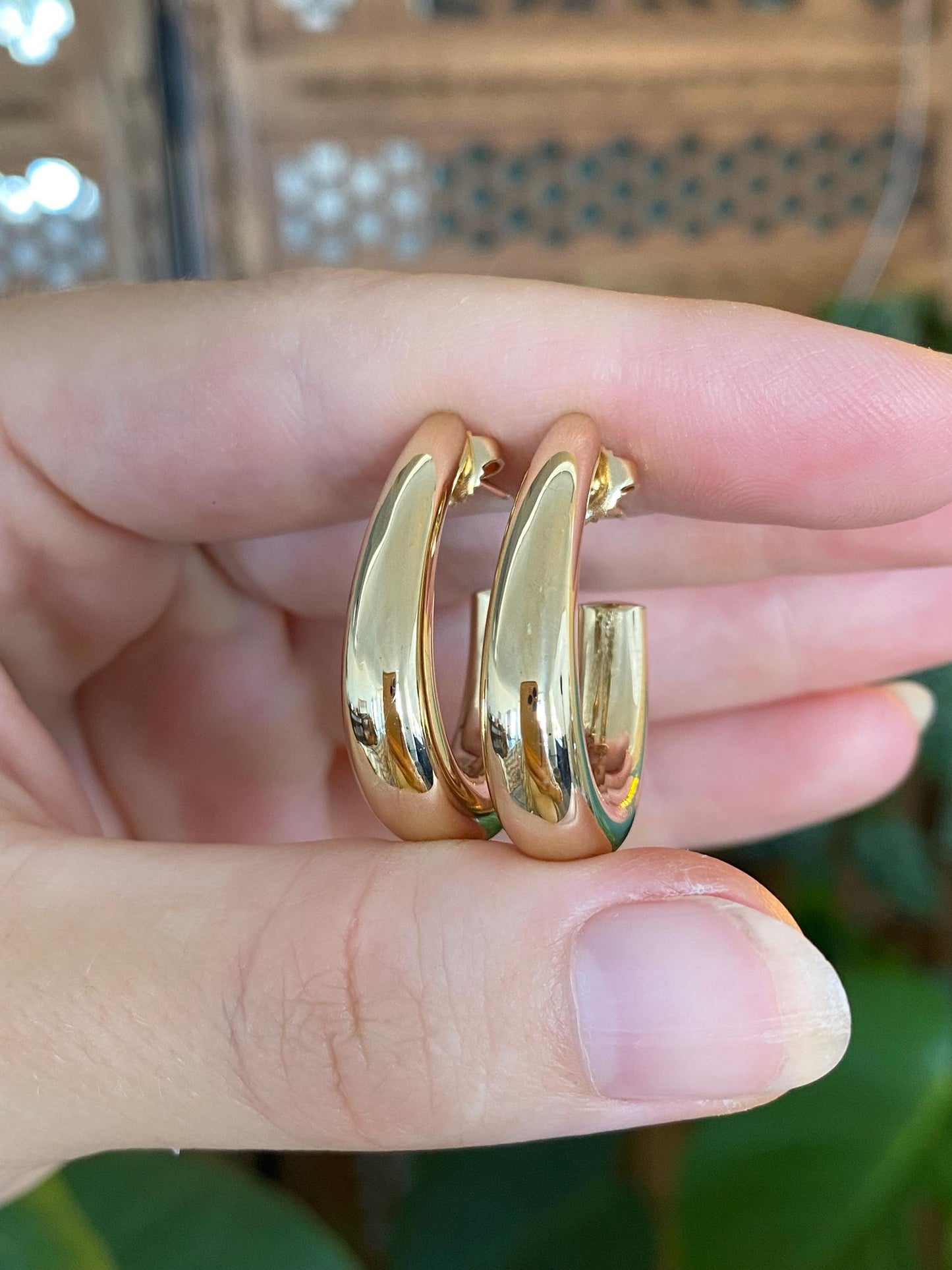 Vintage 14k Yellow Gold Oval Drop Hoop Earrings