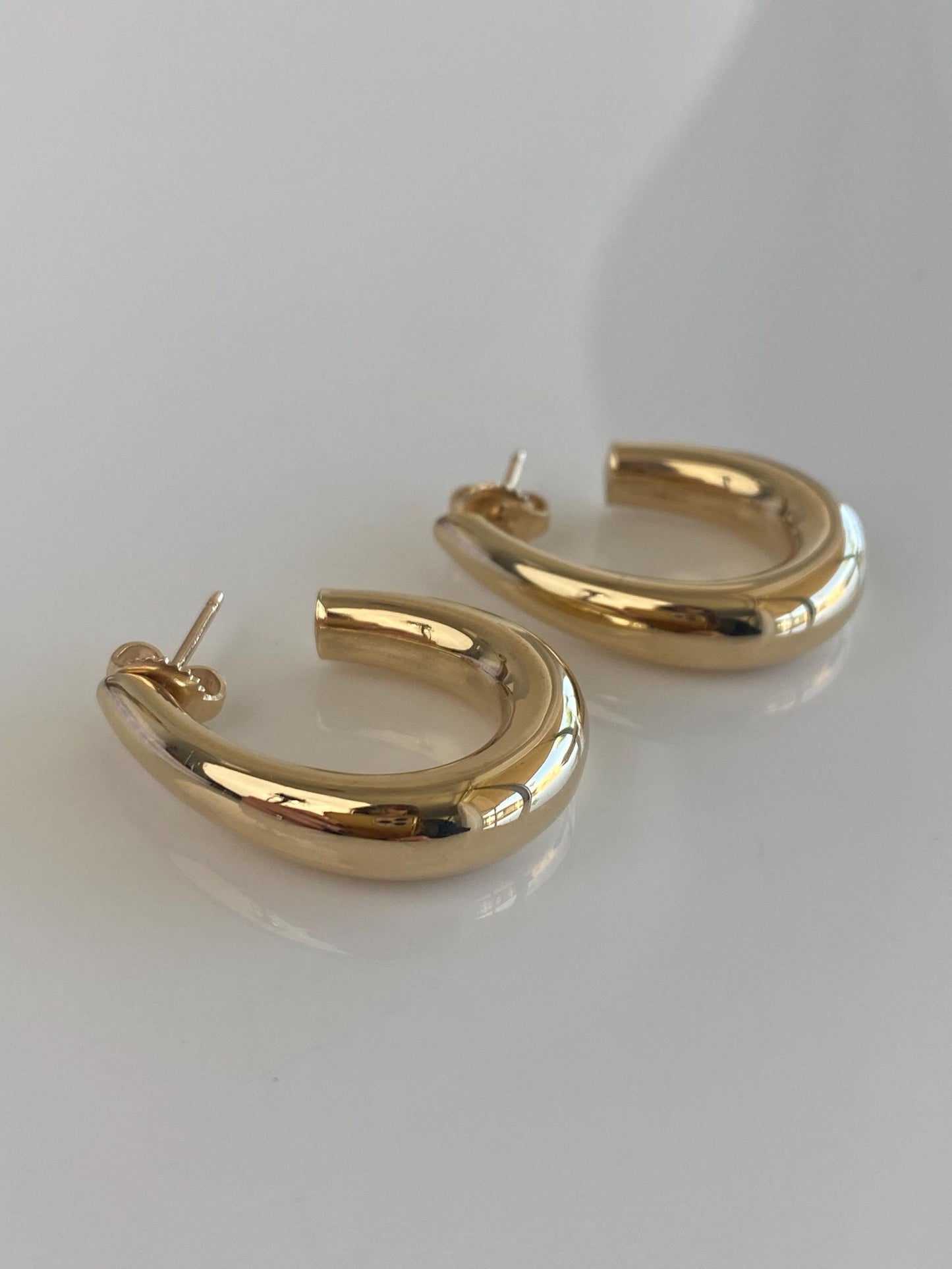 Vintage 14k Yellow Gold Oval Drop Hoop Earrings