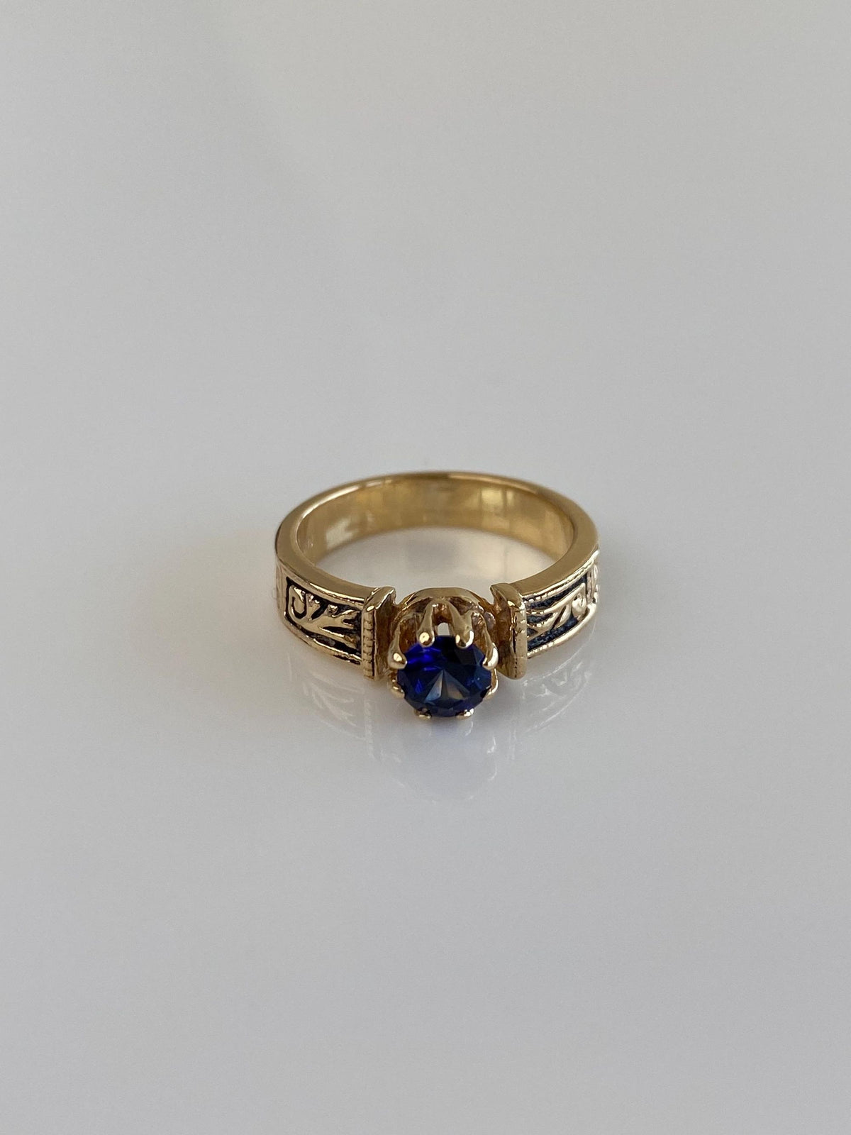 Vintage Solid 14k Yellow Gold Blue Sapphire Designed Ring - Size 3