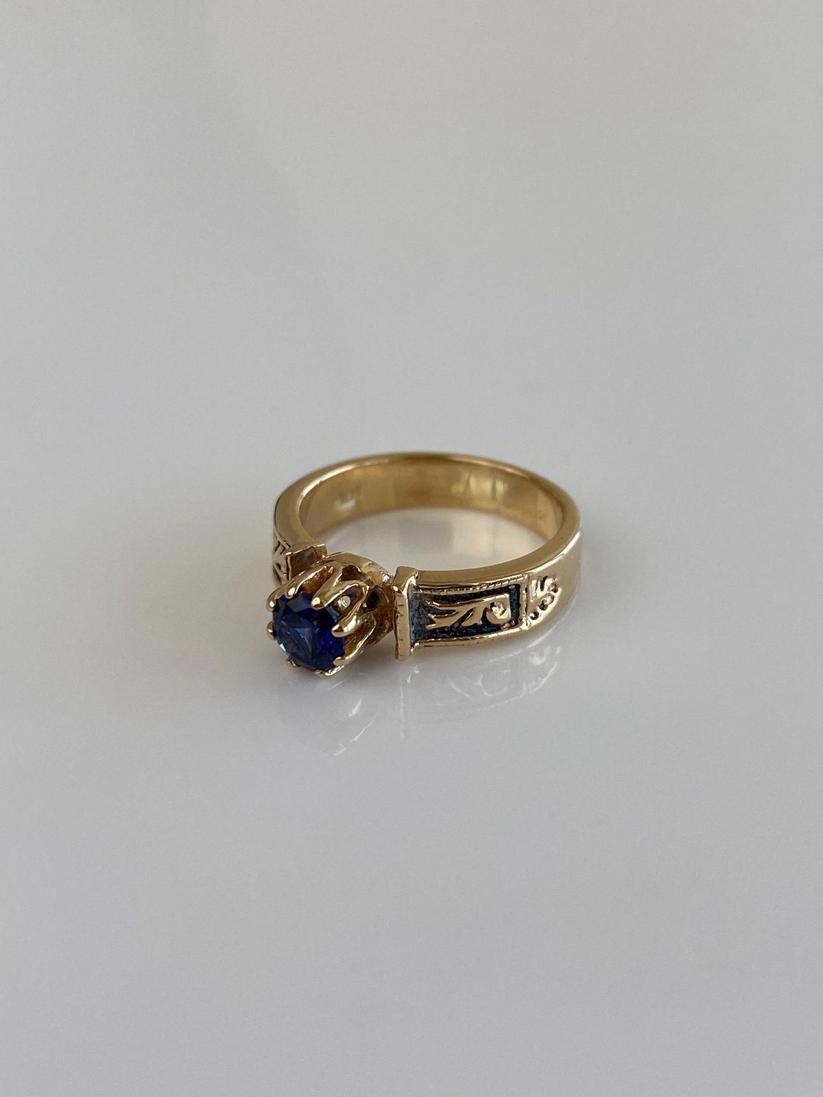 Vintage Solid 14k Yellow Gold Blue Sapphire Designed Ring - Size 3