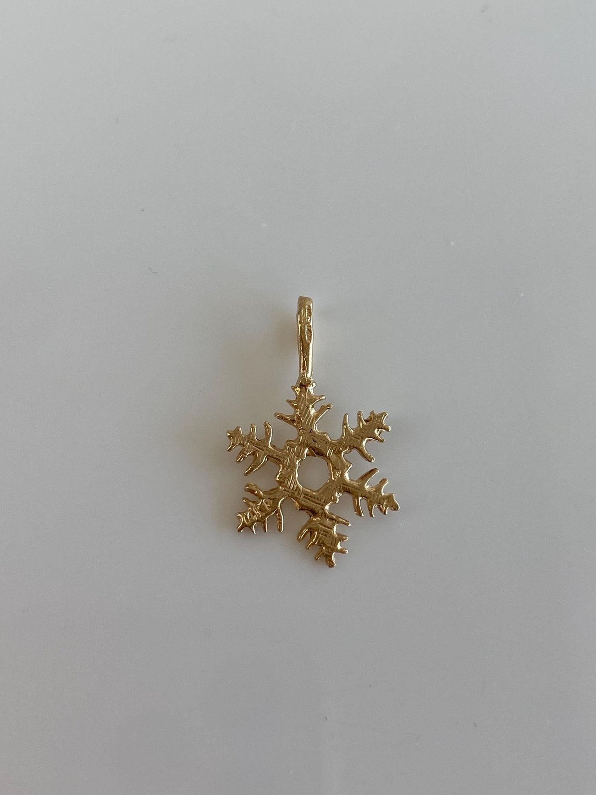 Vintage Solid 14k Yellow Gold Diamond Cut Snowflake Charm