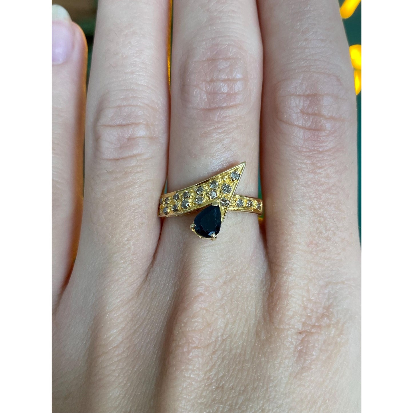 Vintage Solid 18k Yellow Gold Diamond Black Sapphire Ring - Size 7.5