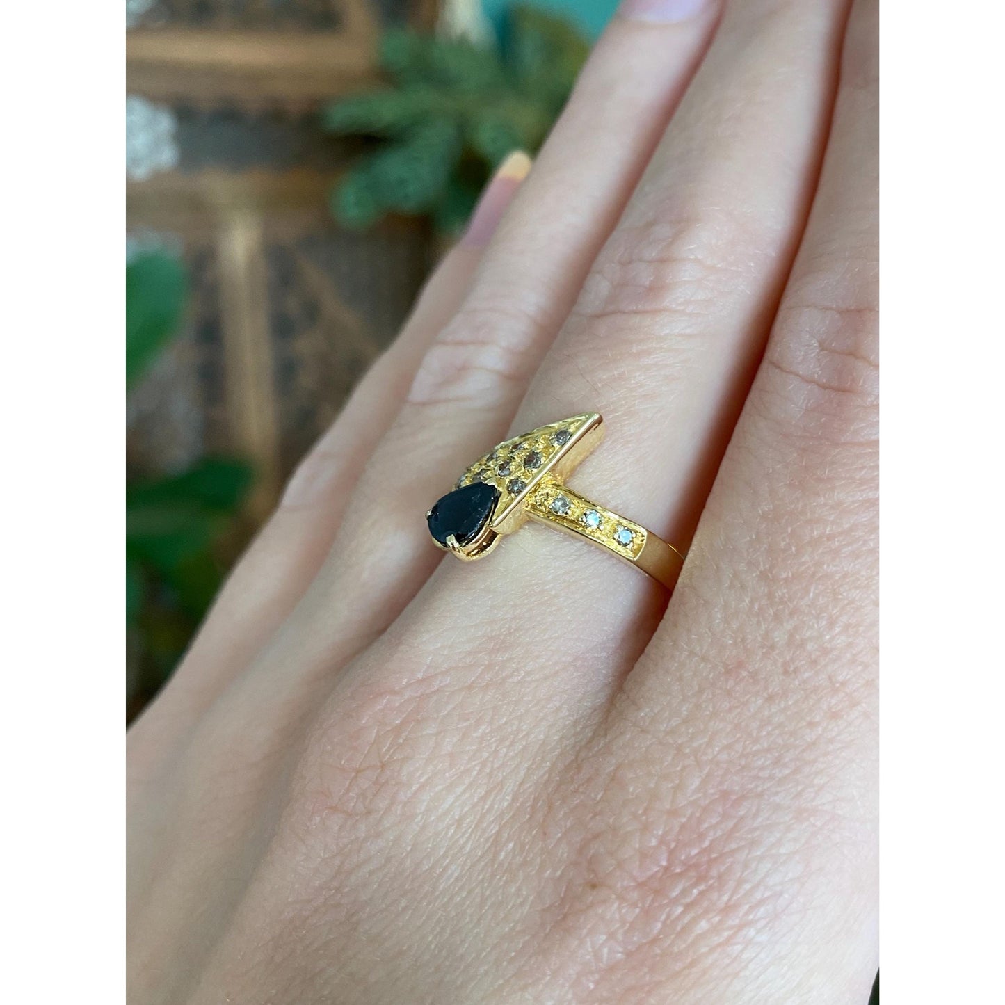 Vintage Solid 18k Yellow Gold Diamond Black Sapphire Ring - Size 7.5